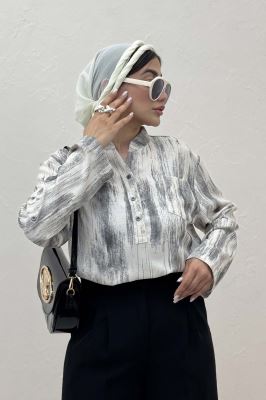 بلوز یقه بلیطی پرینتی تک جیب طرح 2