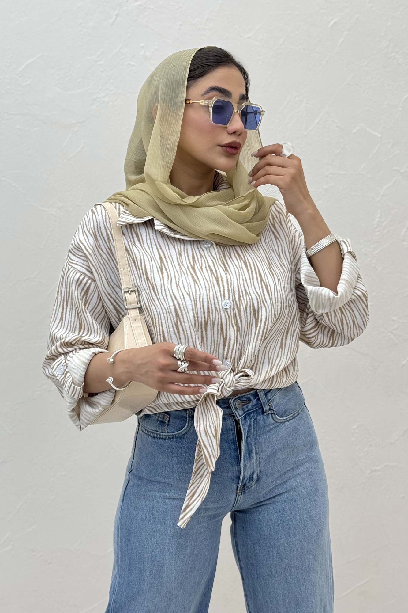 شومیز سوفیا طرح زبرا پایین گره