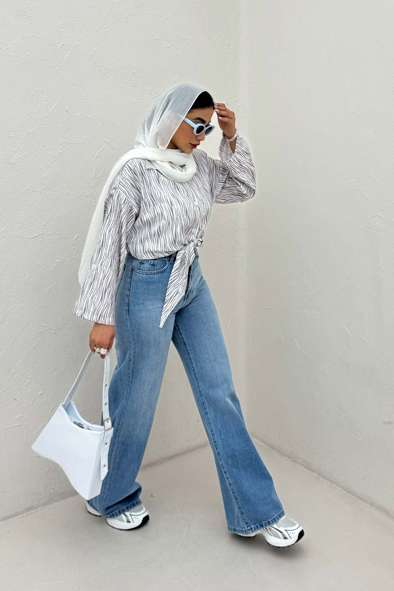 شومیز سوفیا طرح زبرا پایین گره