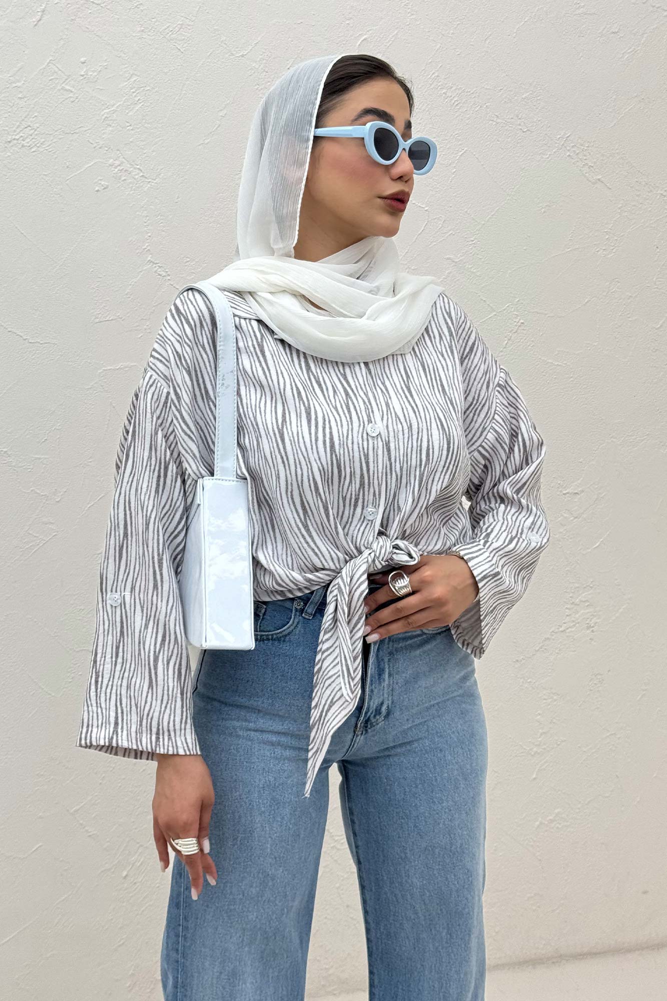 شومیز سوفیا طرح زبرا پایین گره