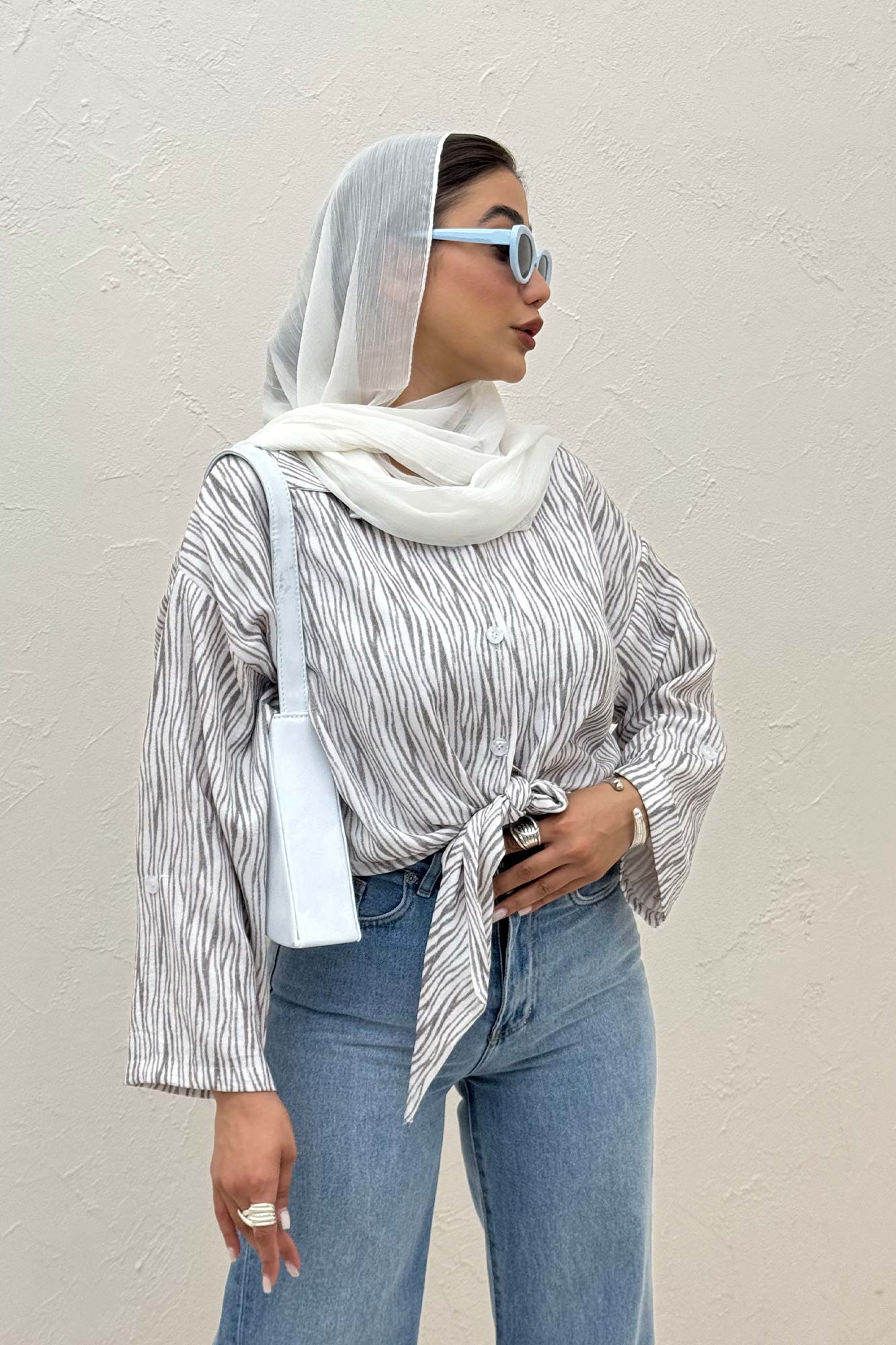 شومیز سوفیا طرح زبرا پایین گره