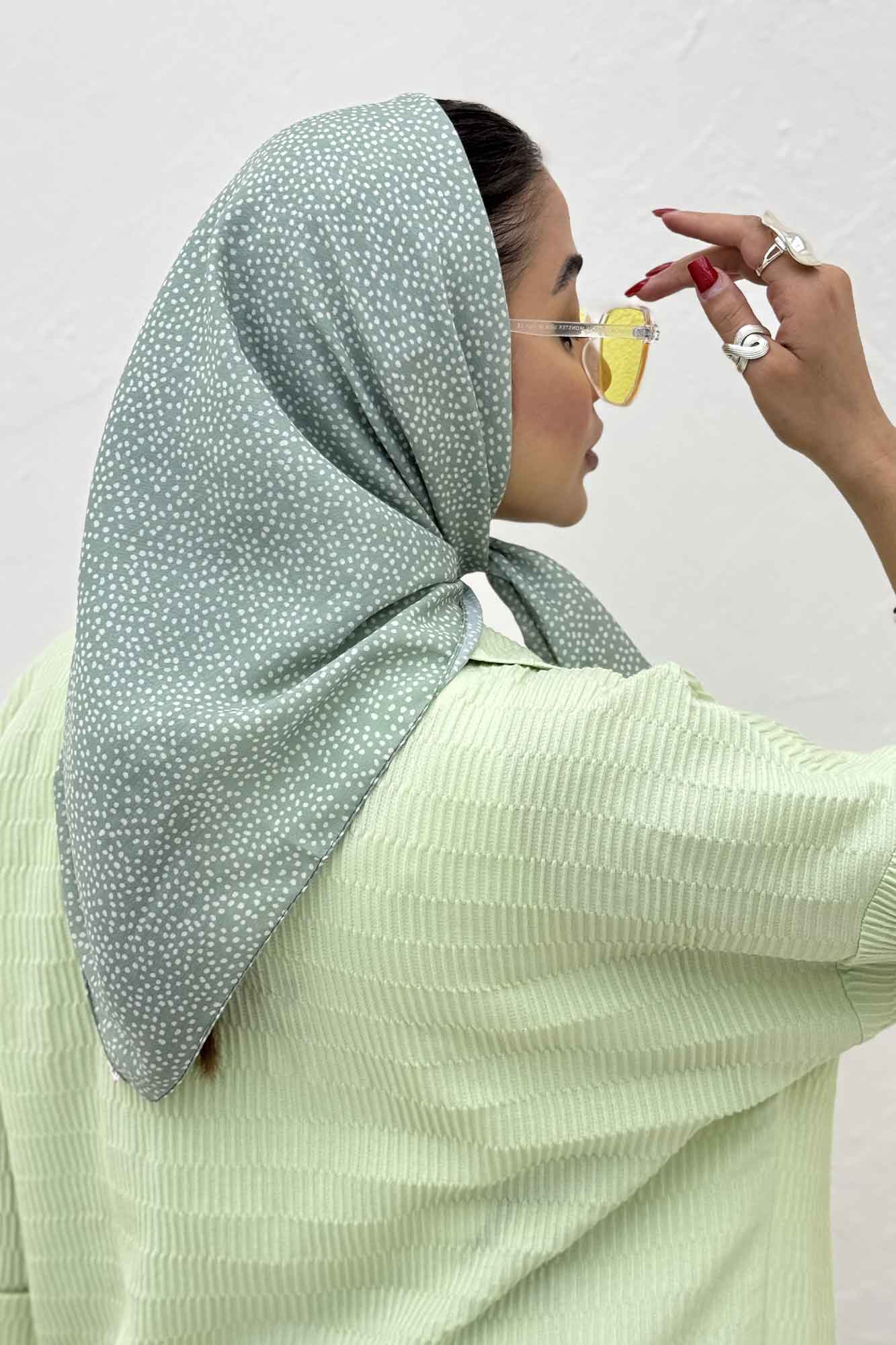 مینی اسکارف نقطه زار