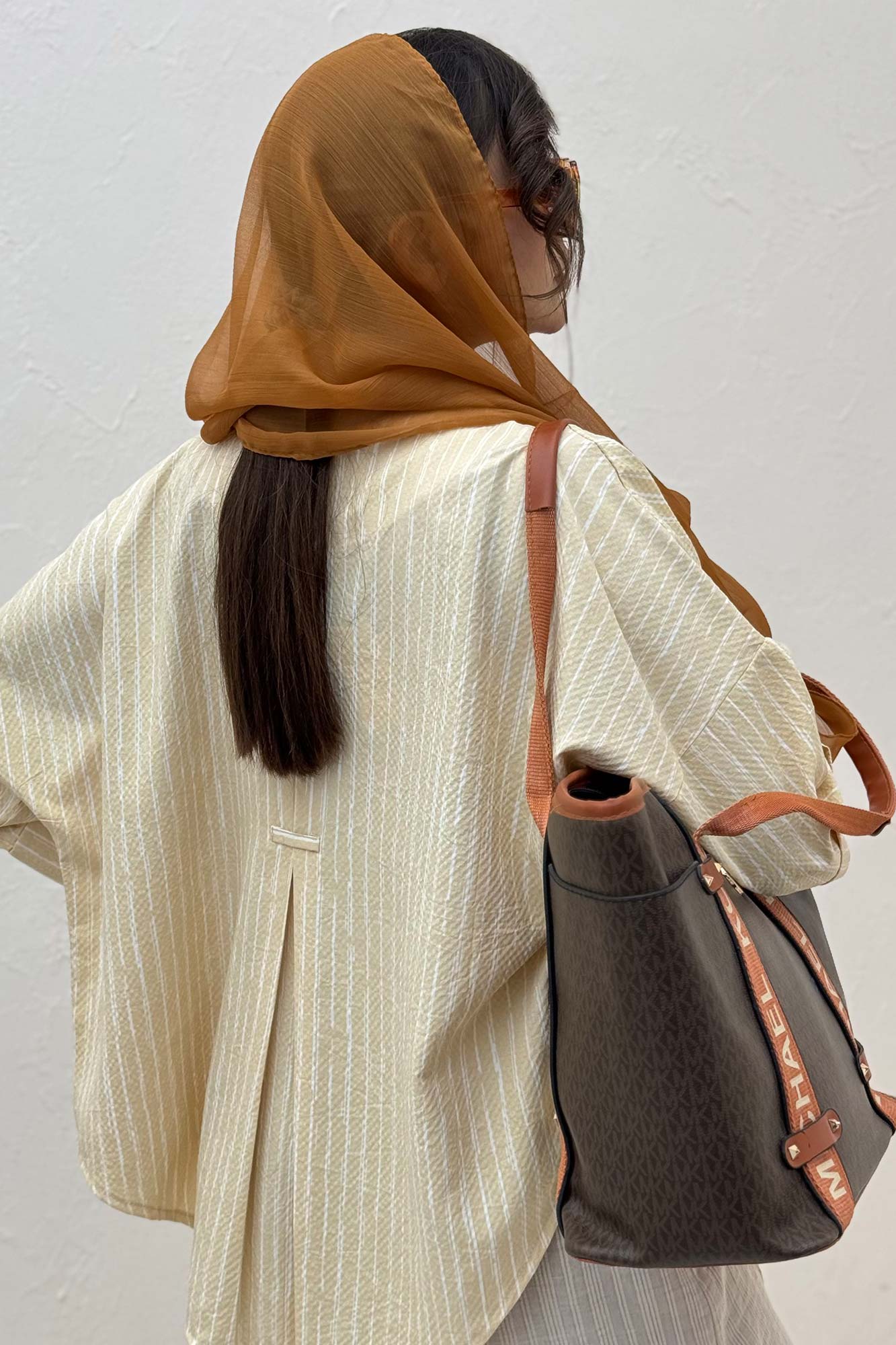 شومیز راه راه زارا پشت بلند آستین پاکتی 