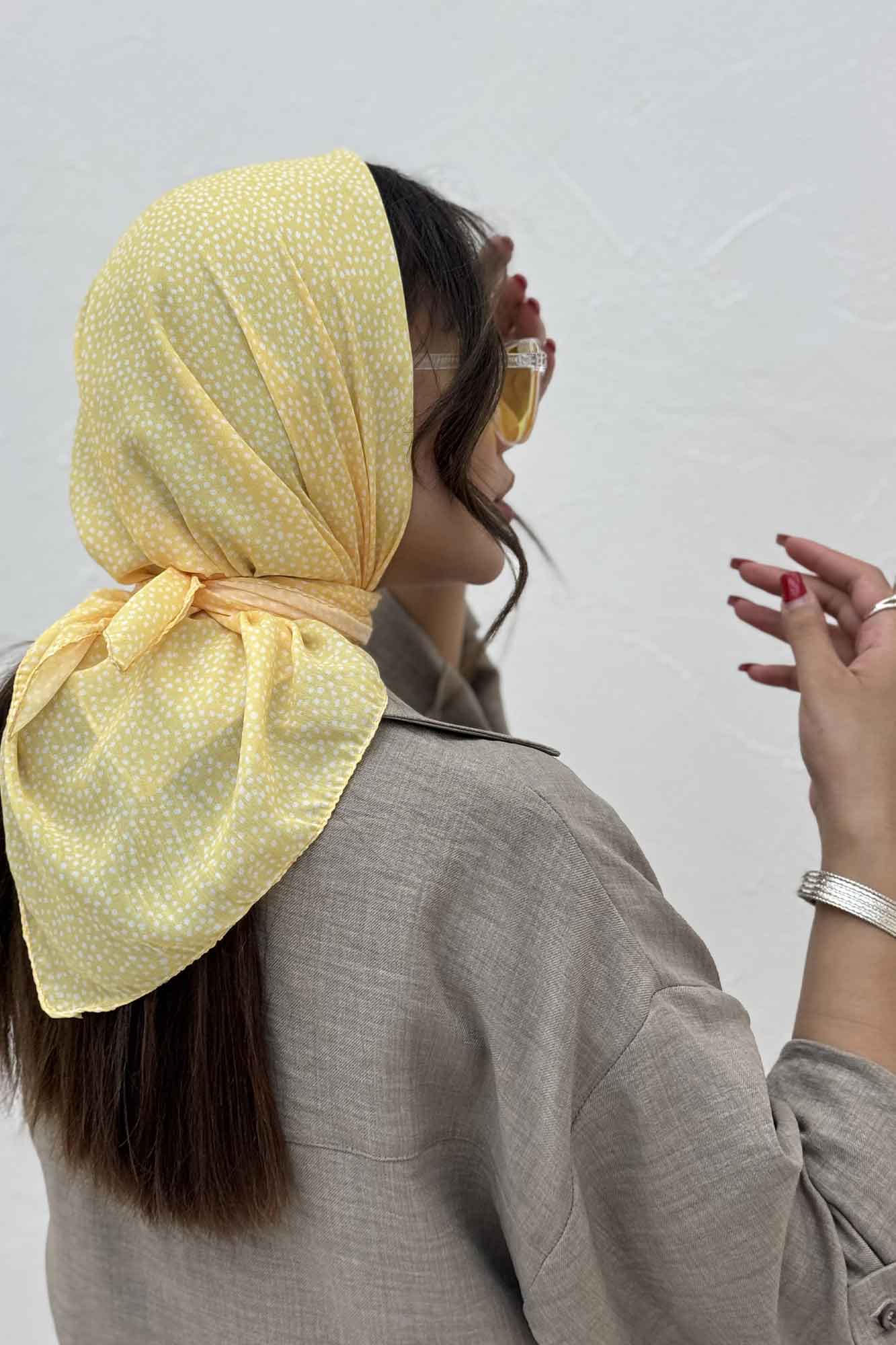 مینی اسکارف نقطه زار