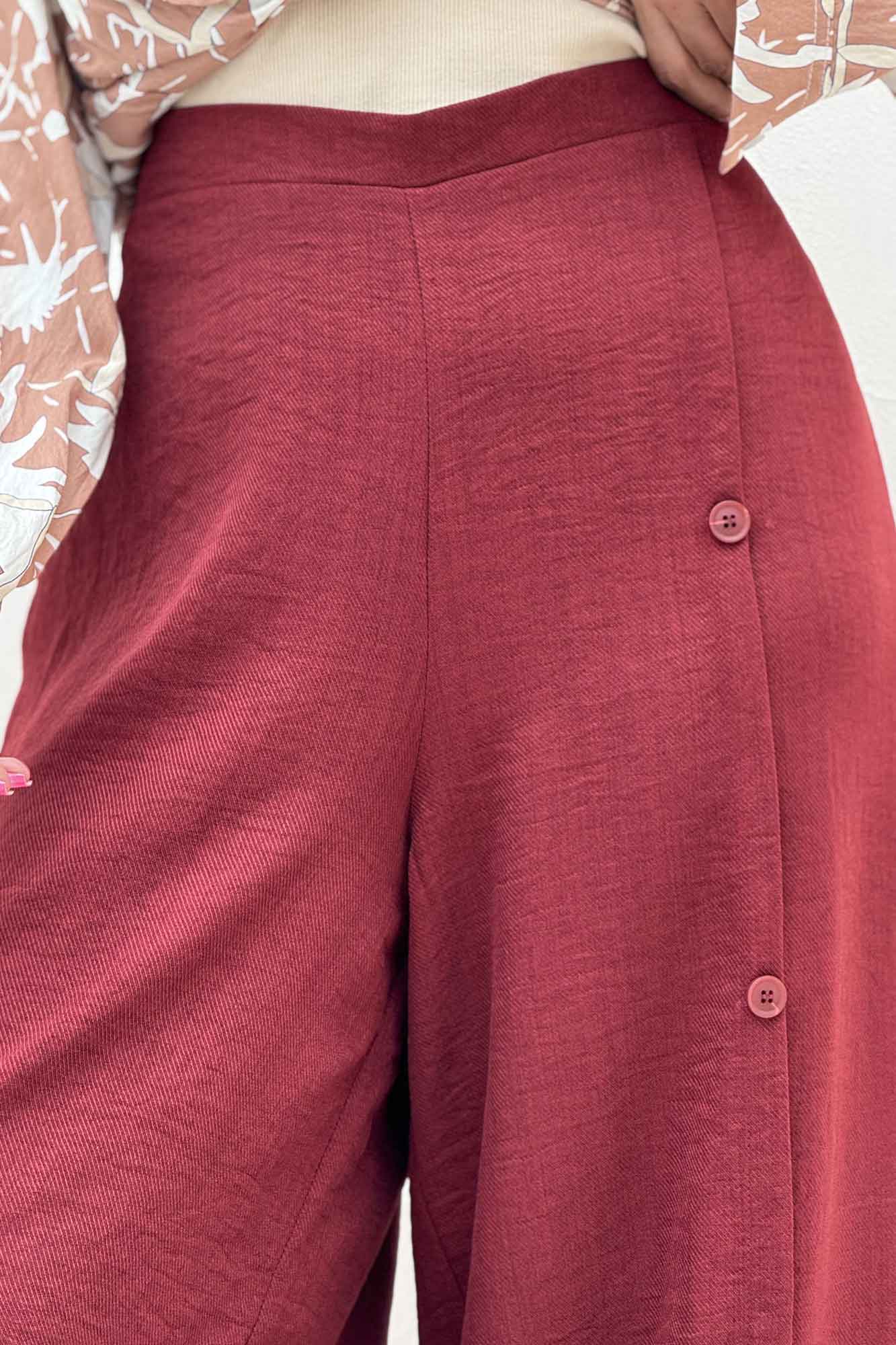 شلوار شانتون کجراه کنار دکمه