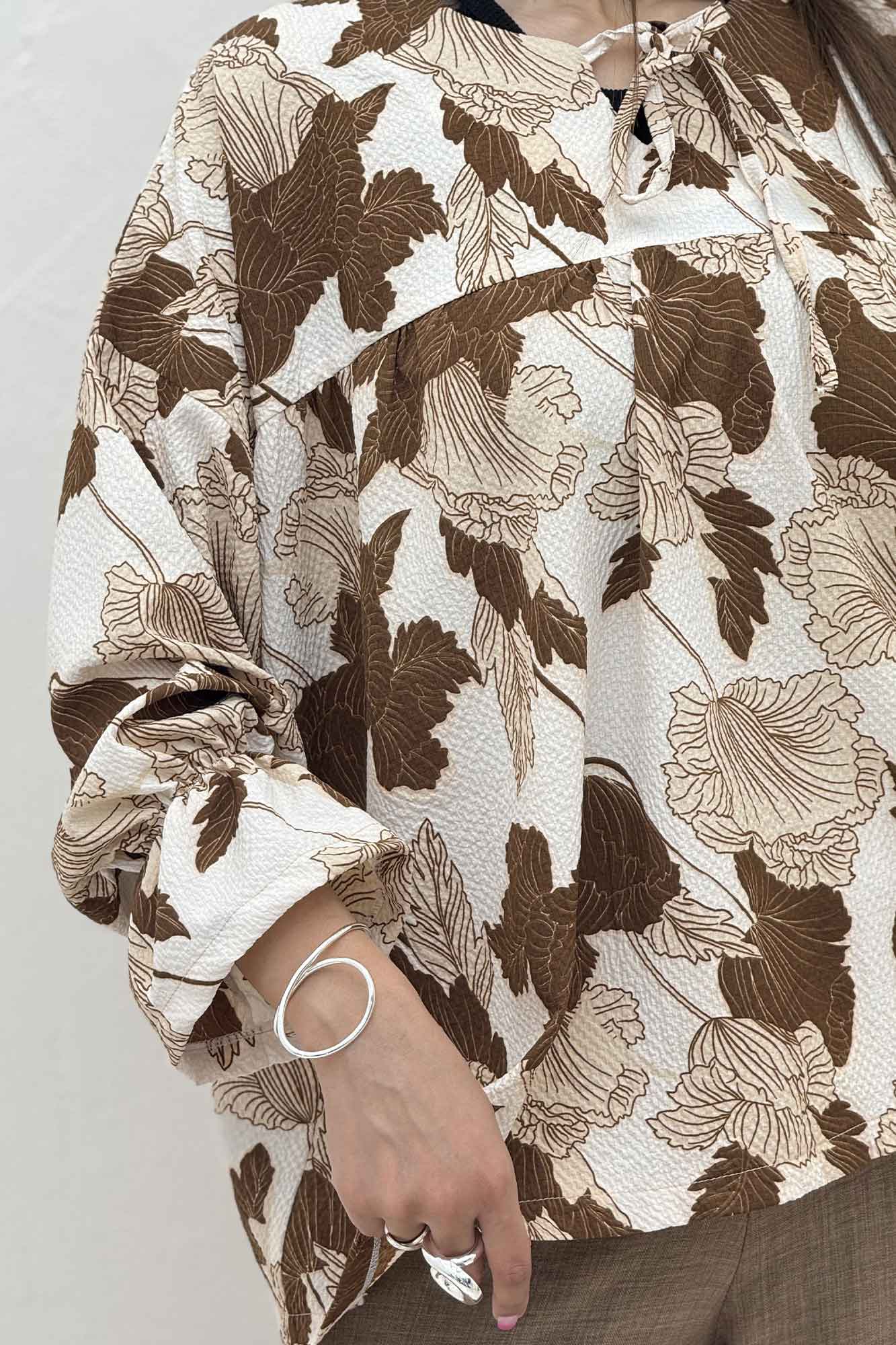 مانتو عروسکی ونوس برگینه