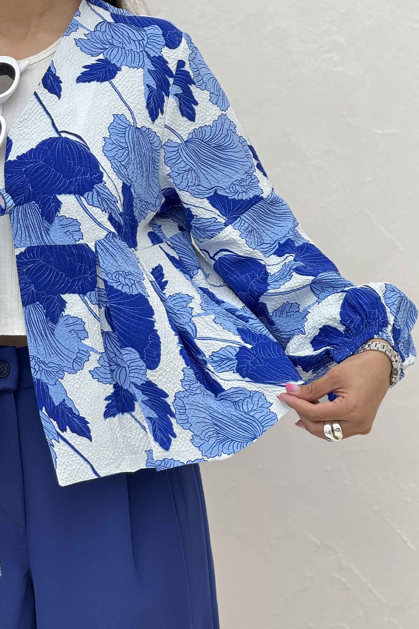 مانتو ونوس برگینه جلو پیله تک بند