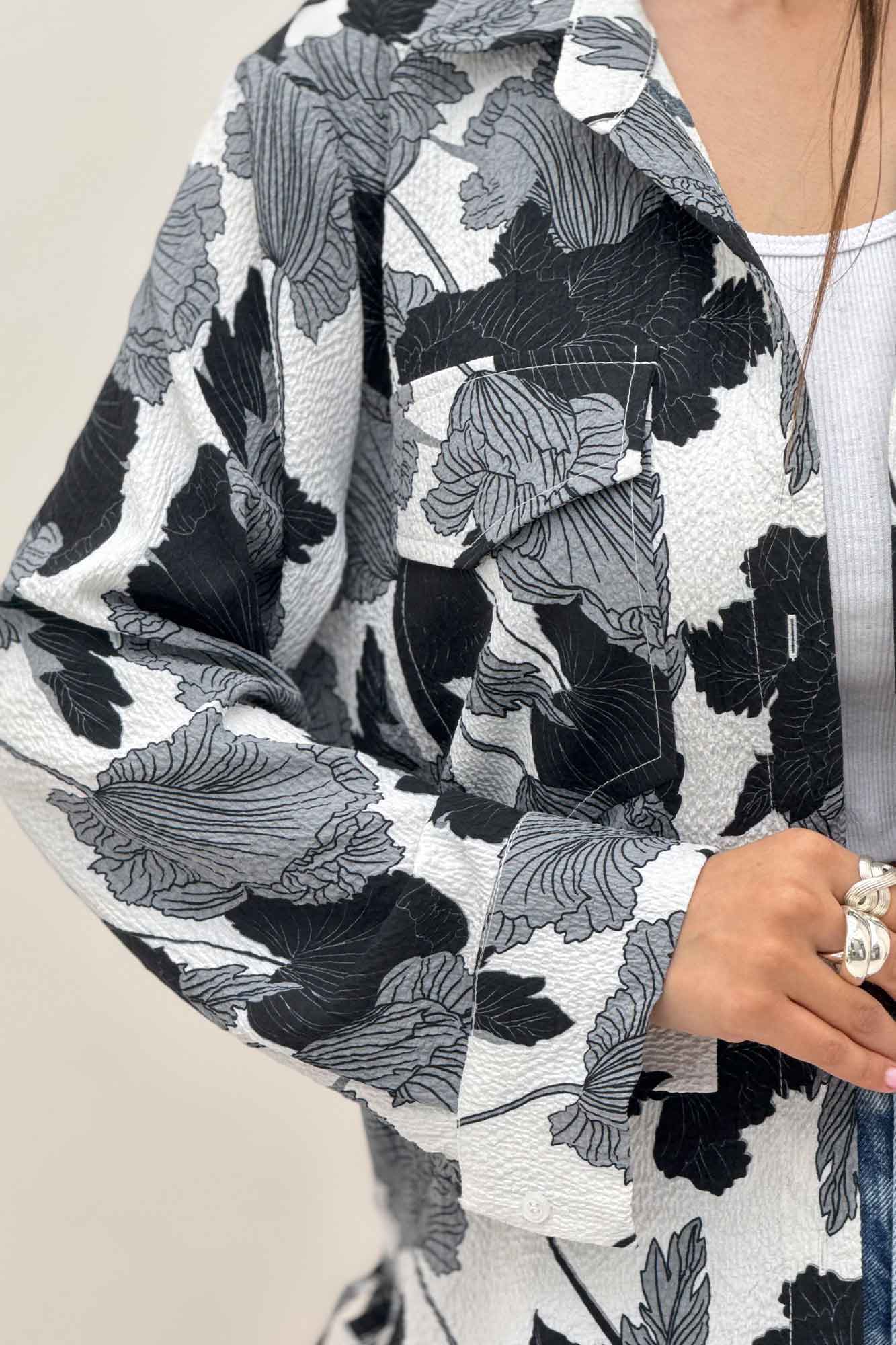 مانتو دو جیب پاکتی ونوس برگینه بغل بند