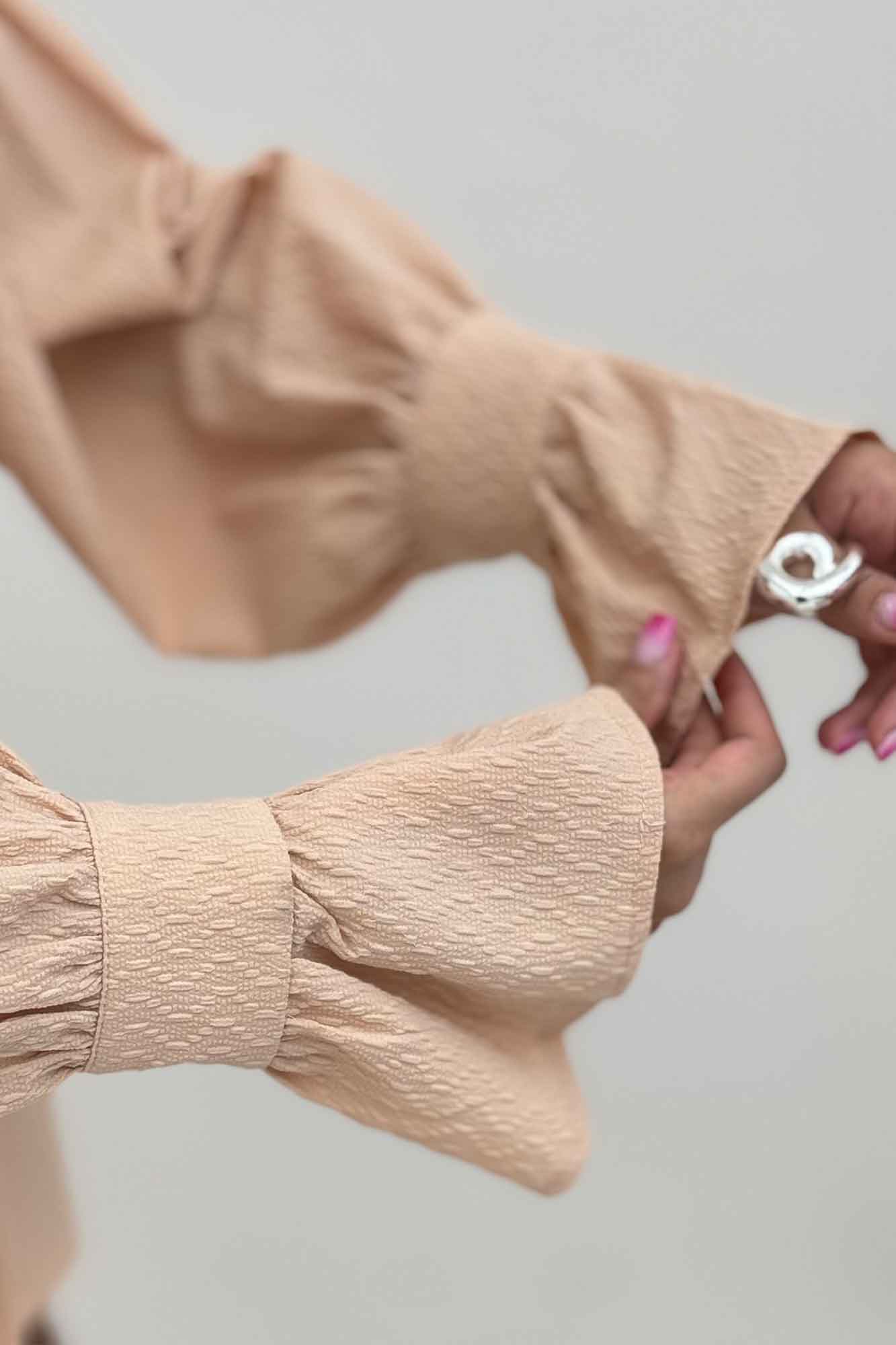 مانتو پفکی آستین چین دار طرح ویو