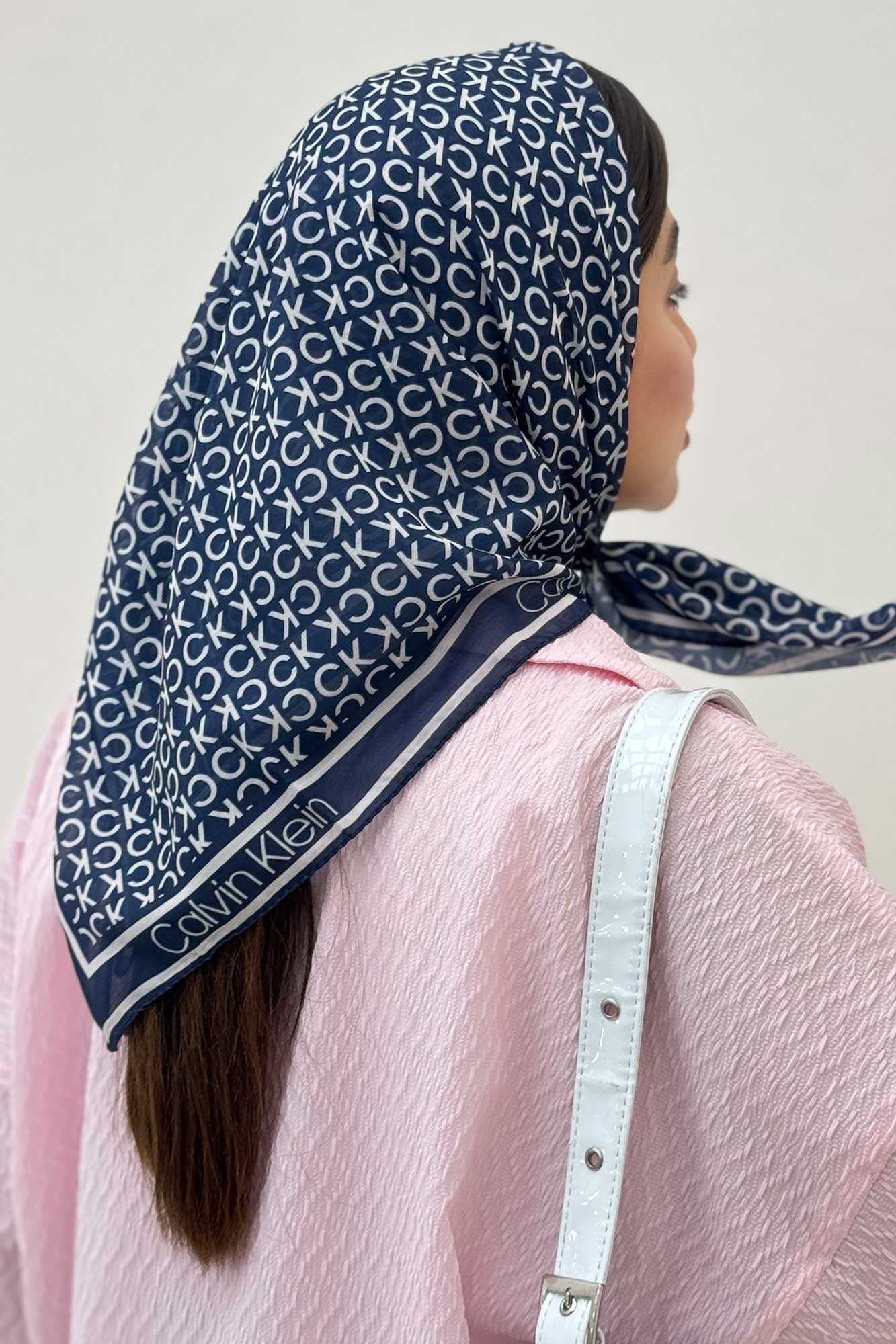 مینی اسکارف طرح CALVIN KLEIN