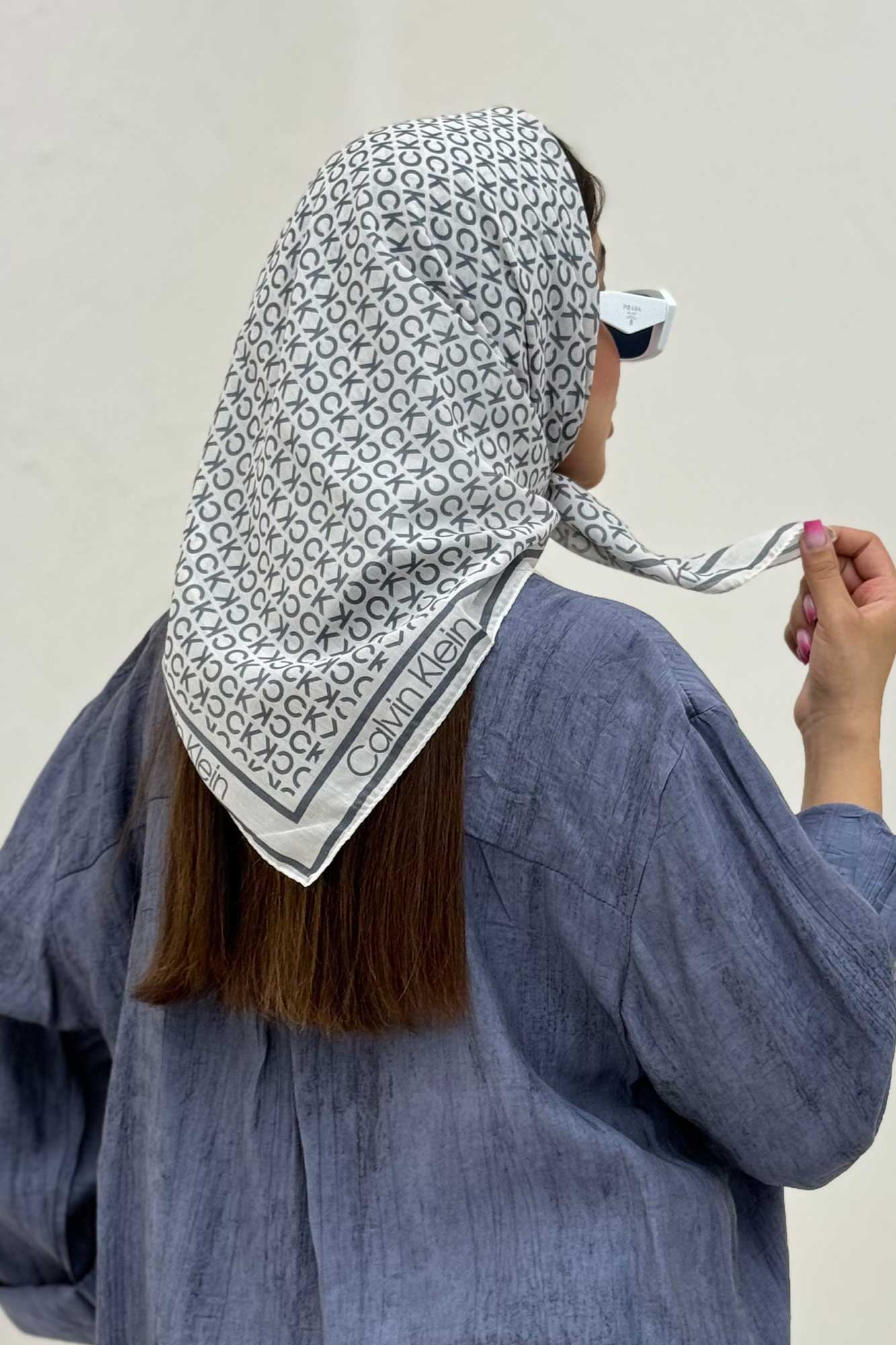 مینی اسکارف طرح CALVIN KLEIN