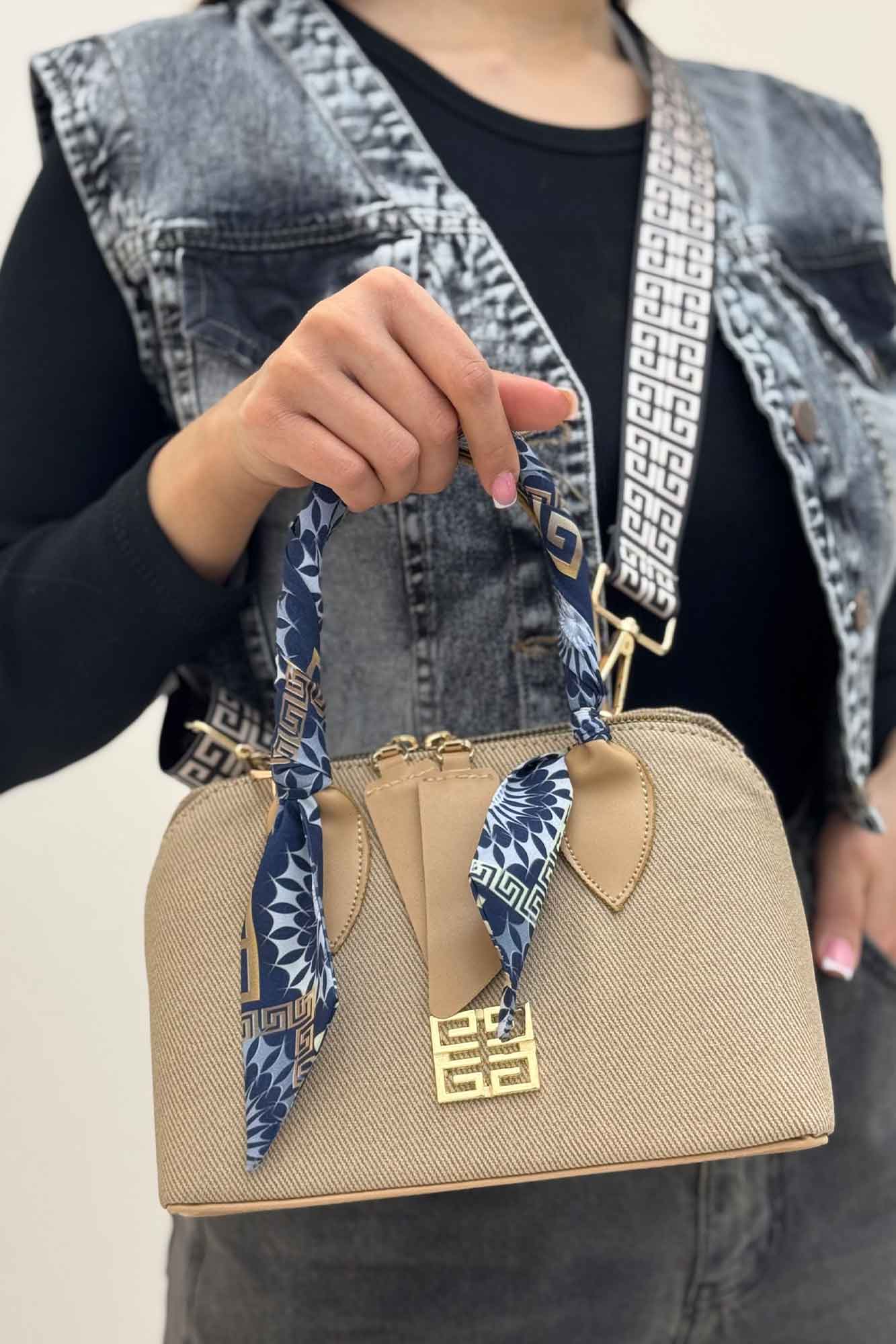 دخترانه اسکارف دار جیوانچی 1851