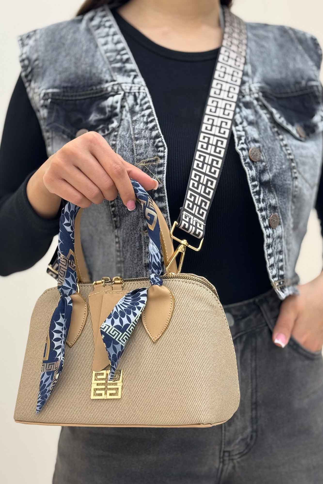 دخترانه اسکارف دار جیوانچی 1851