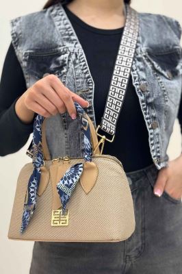 دخترانه اسکارف دار جیوانچی 1851