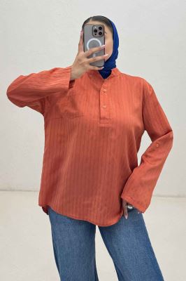 بلوز یقه بلیطی پلوتی تک جیب