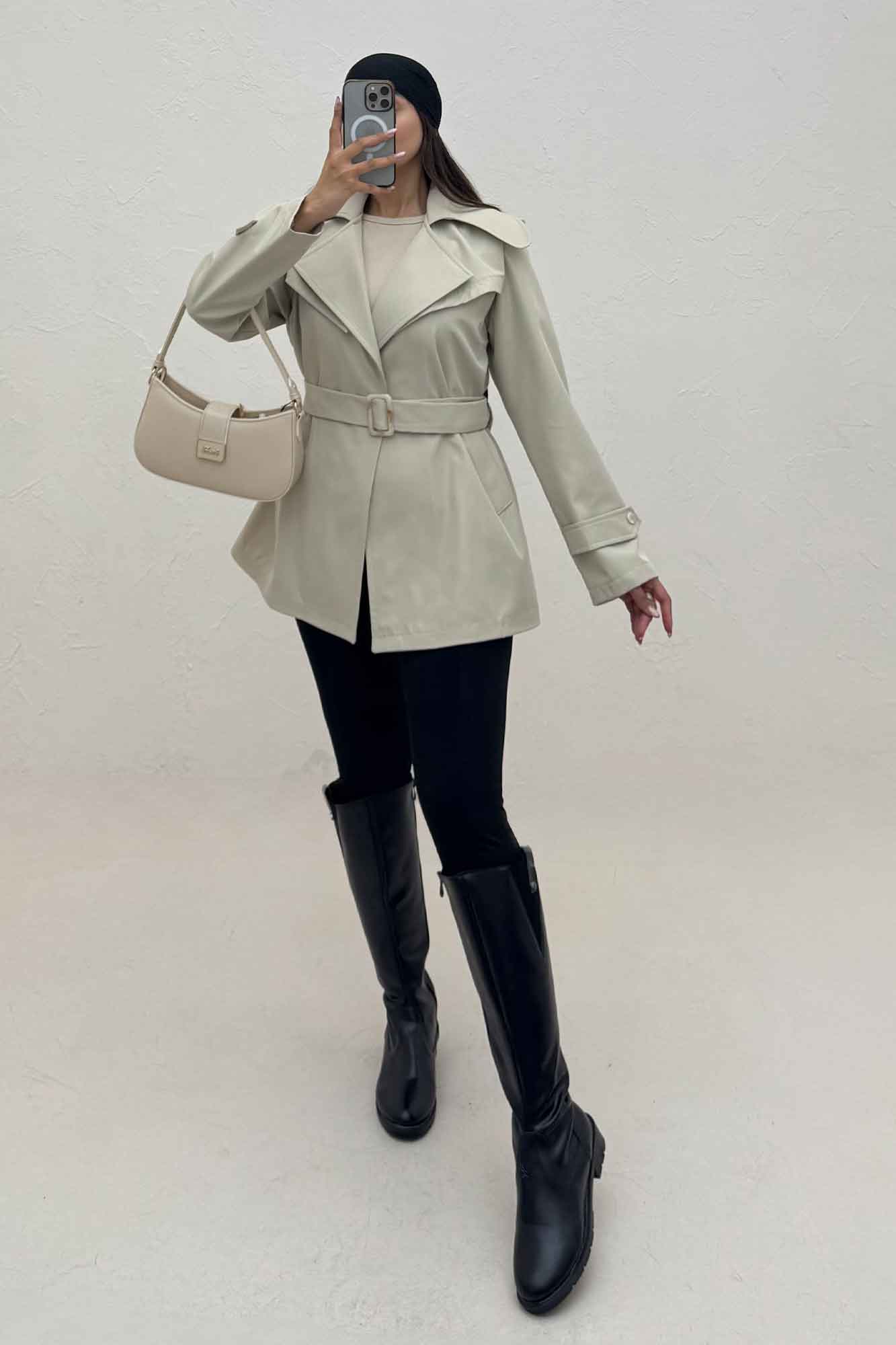 ترنچ کت سانتانا پشت چتری