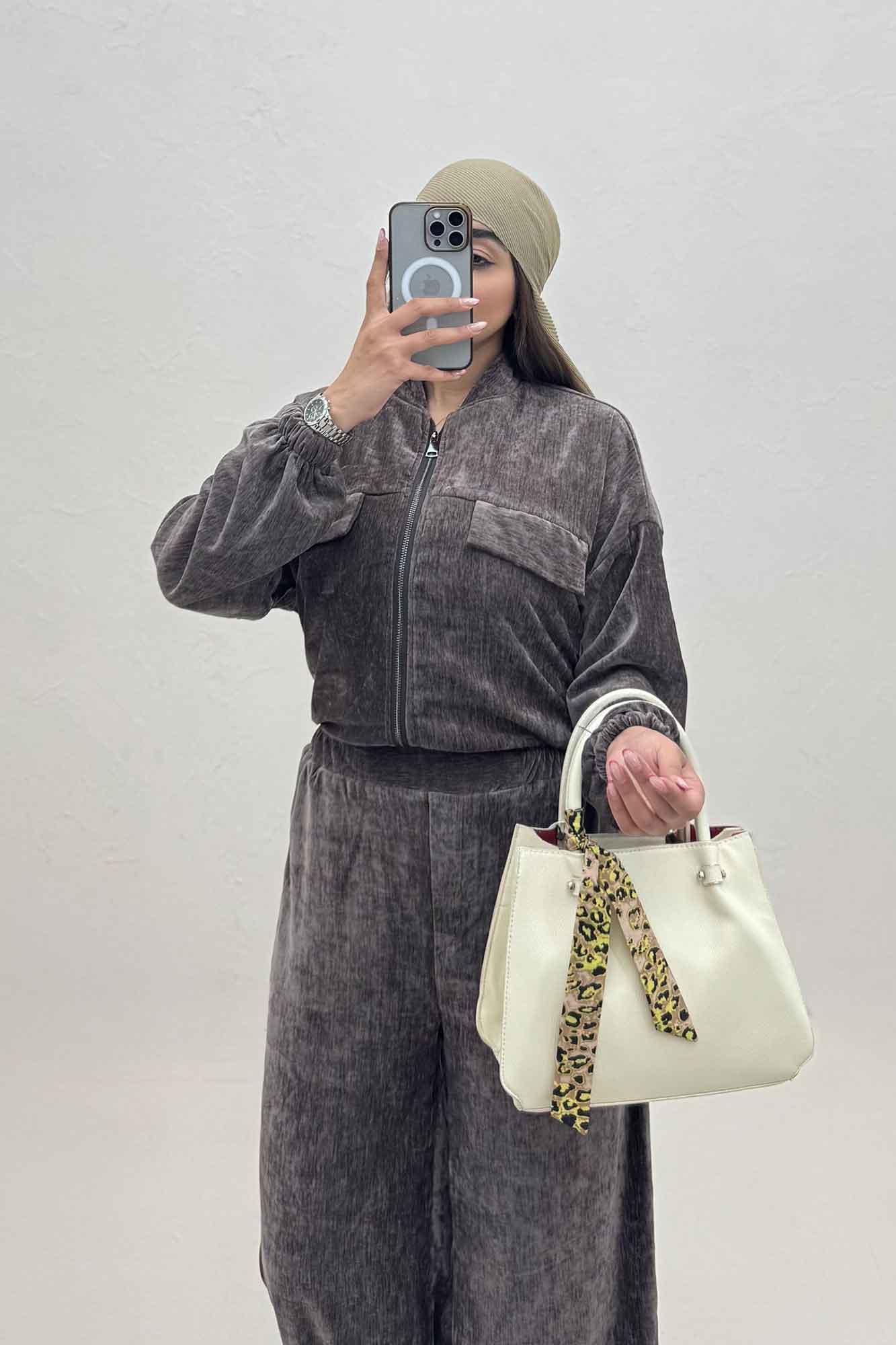 ست سویشرت و شلوار مخمل اویشو