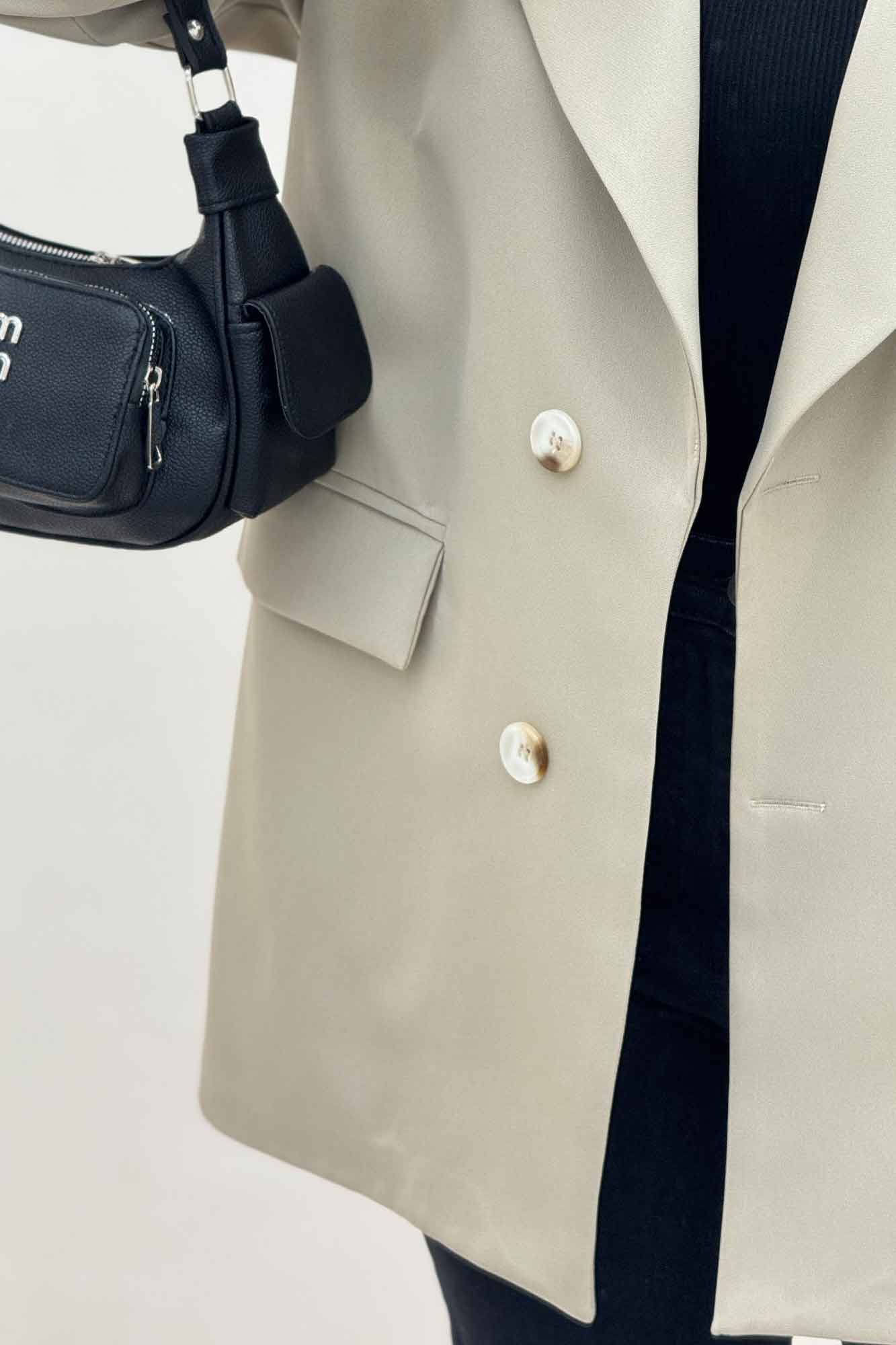 کت سوپر مازراتی آستردار