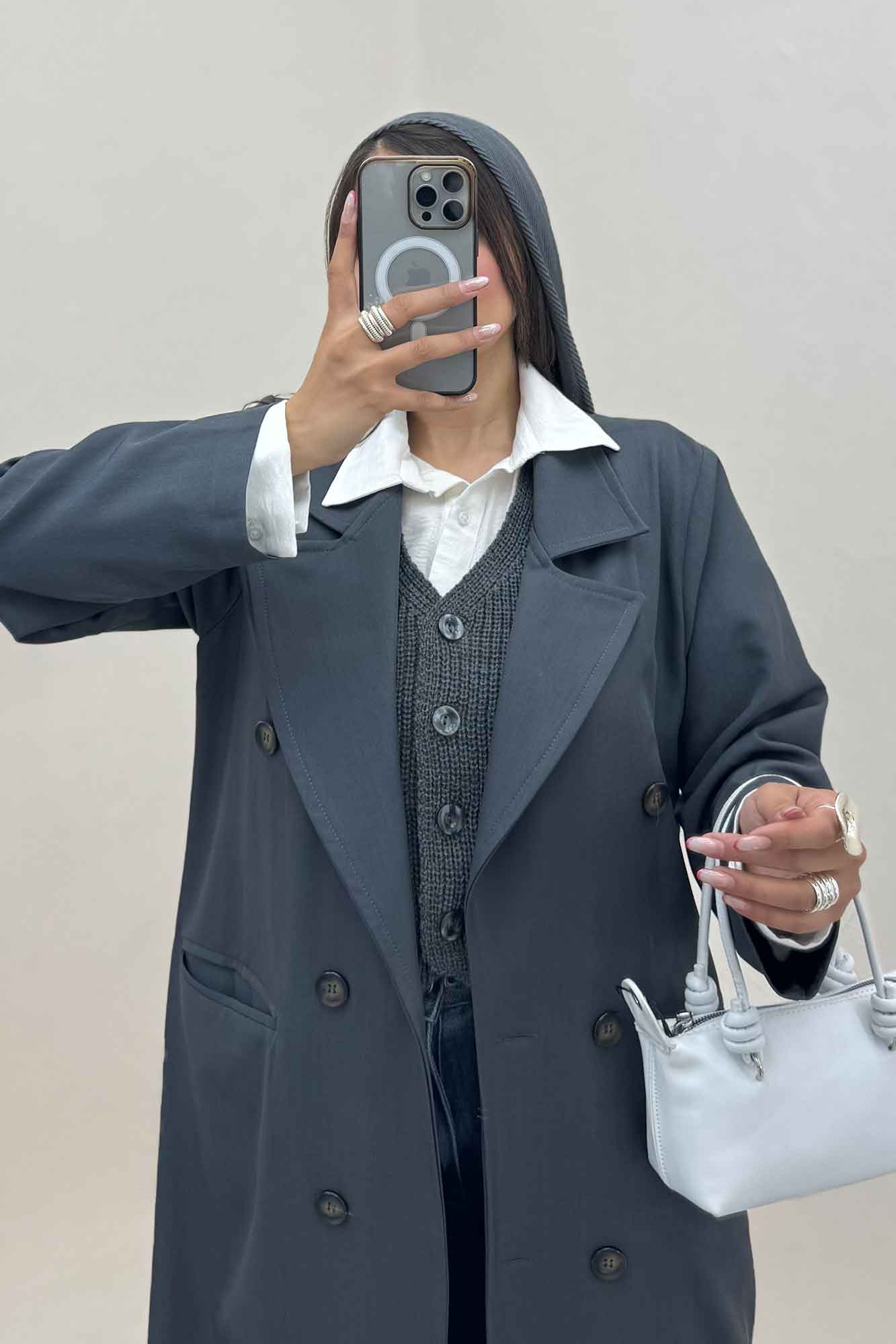 مانتو بلند بزیاق پشت چاکدار