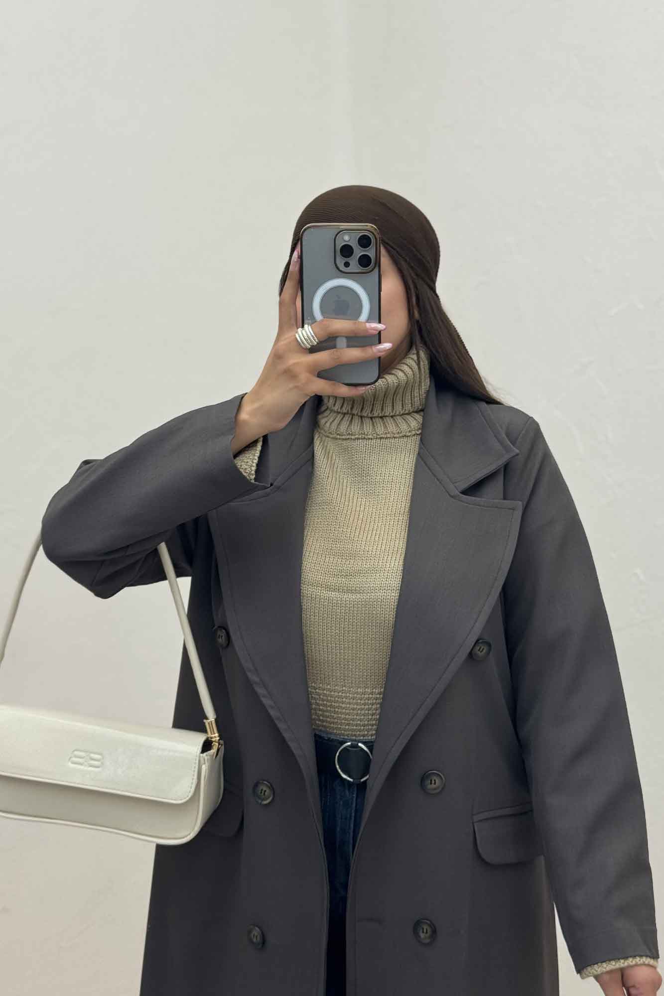 مانتو بلند بزیاق پشت چاکدار