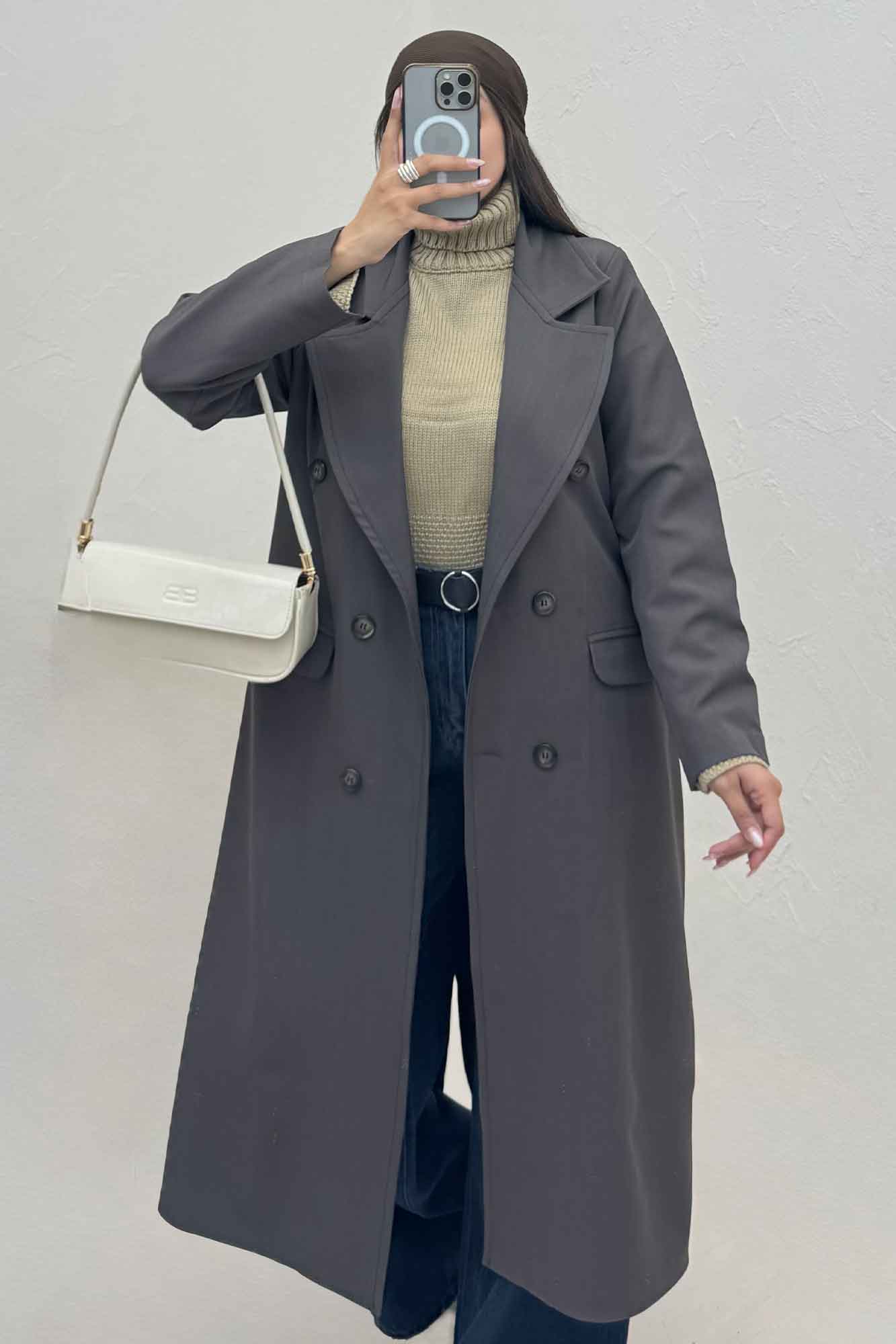 مانتو بلند بزیاق پشت چاکدار