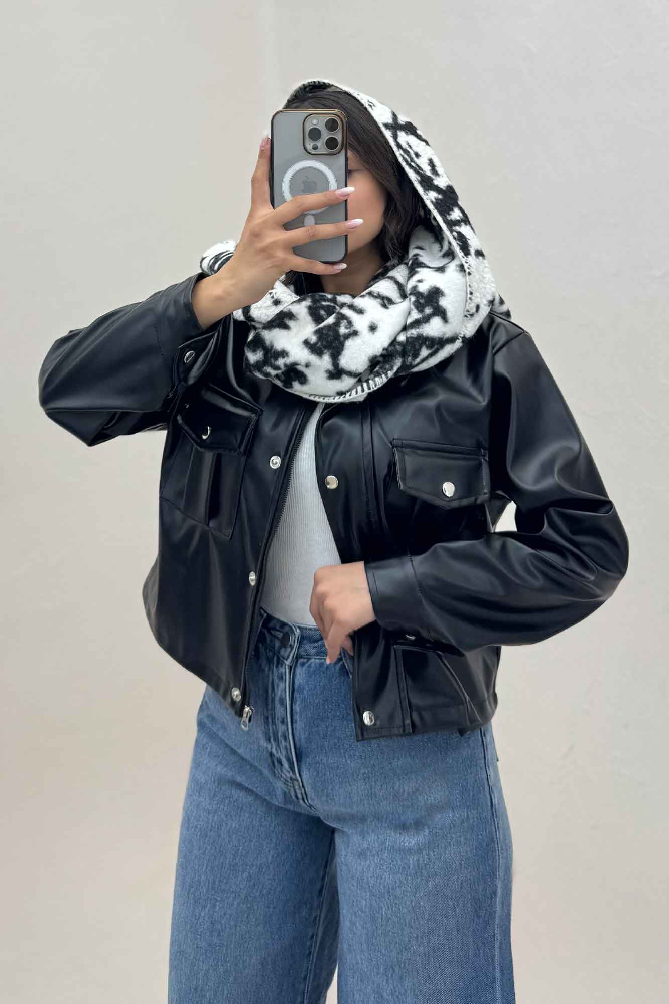 بامبر جکت چرم دکمه پرچی کد 1142