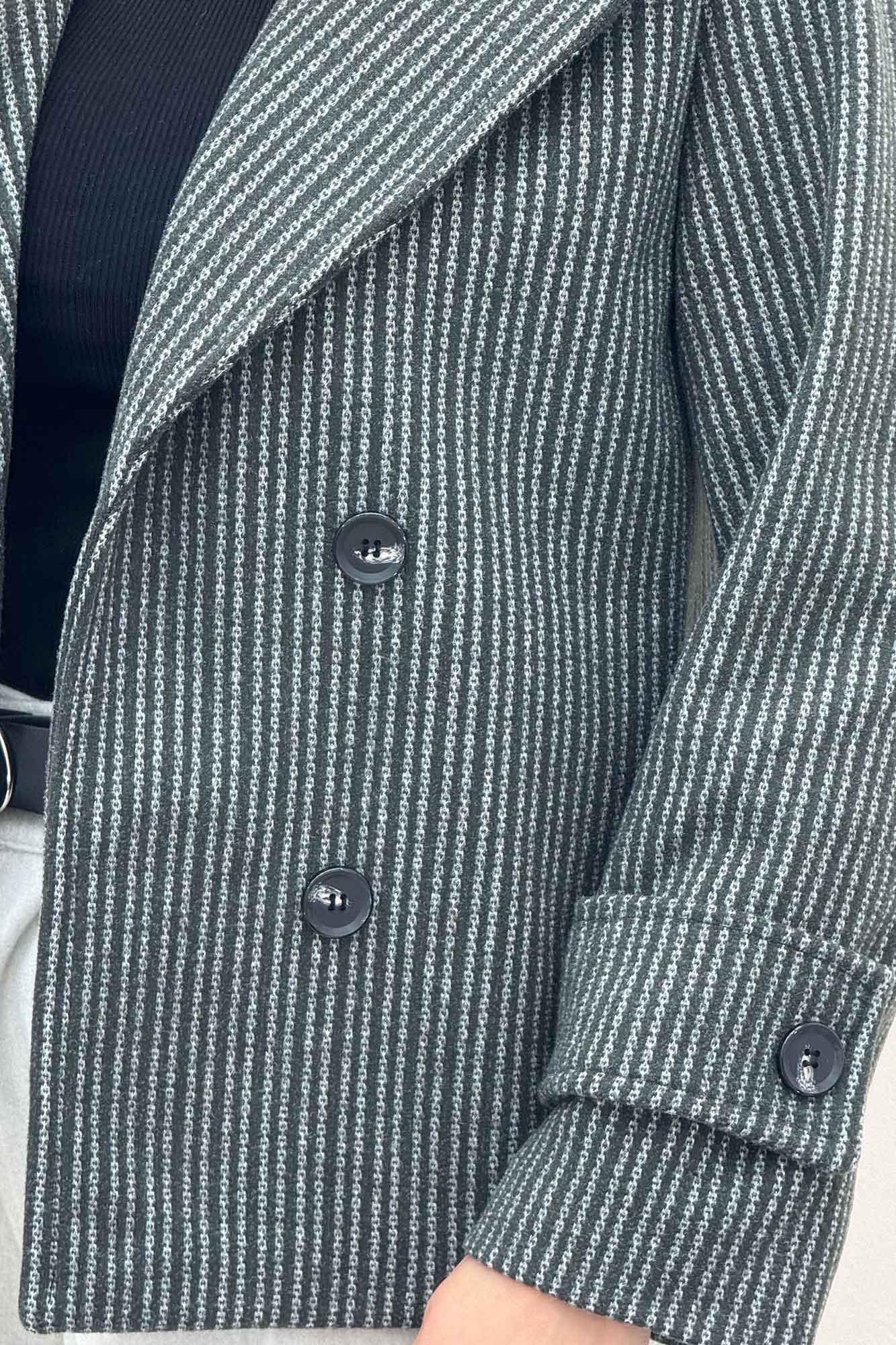 پالتو فوتر زنجیری آستردار چهار دکمه