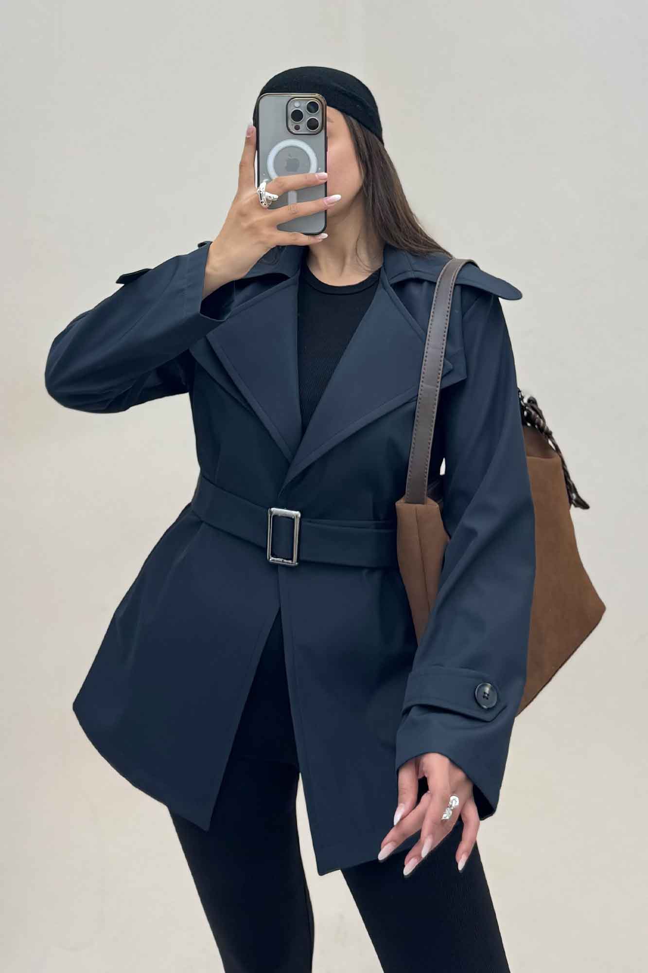 ترنچ کت سانتانا پشت چتری