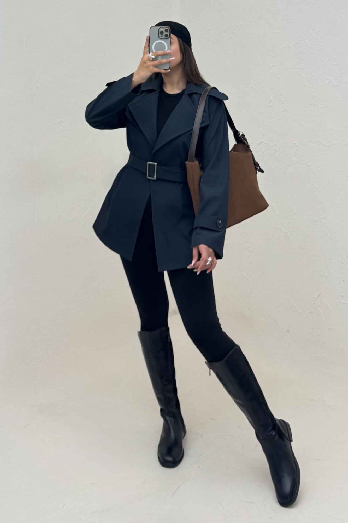 ترنچ کت سانتانا پشت چتری