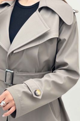 ترنچ کت سانتانا پشت چتری