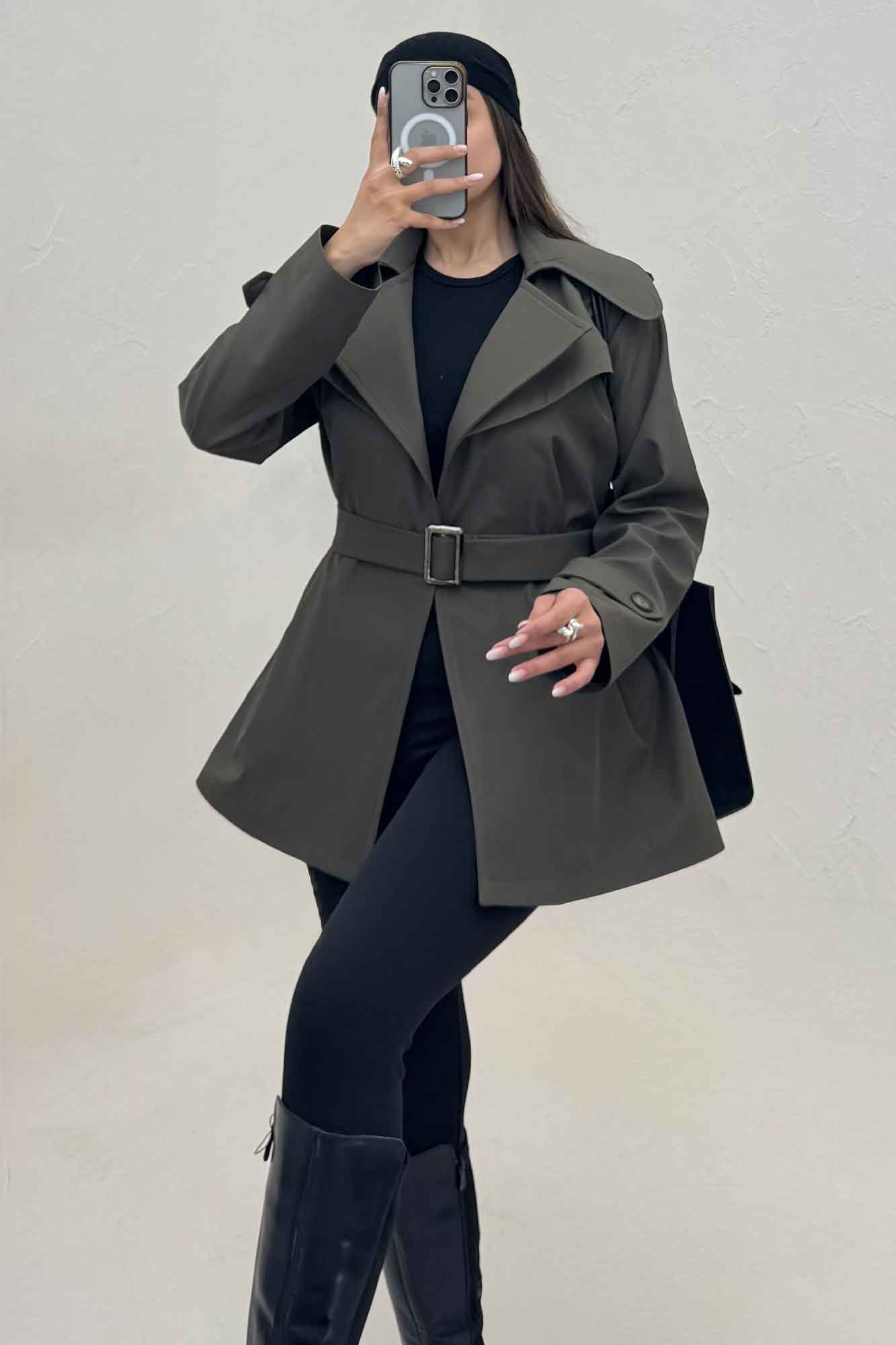 ترنچ کت سانتانا پشت چتری