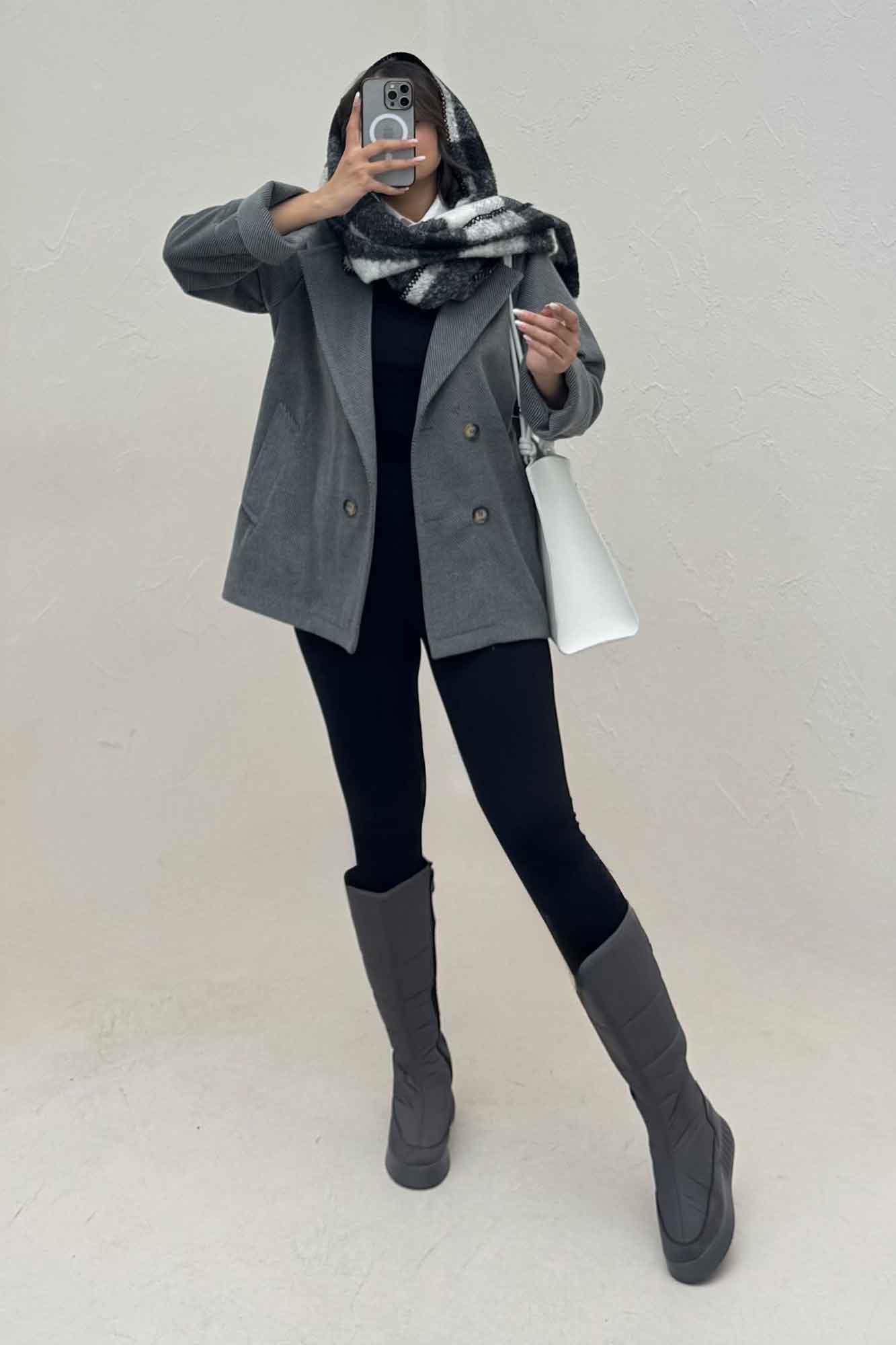 پالتو آستردار فوتر کجراه مچ برگردان 