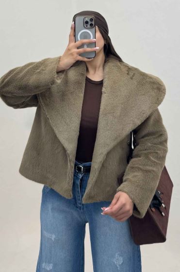 کت پوست آستردار یقه پهن