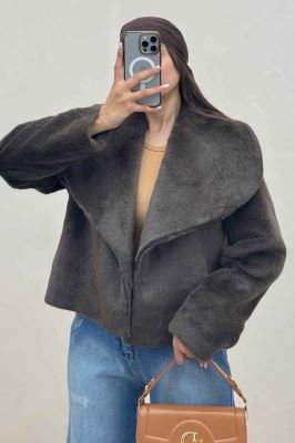 کت پوست آستردار یقه پهن