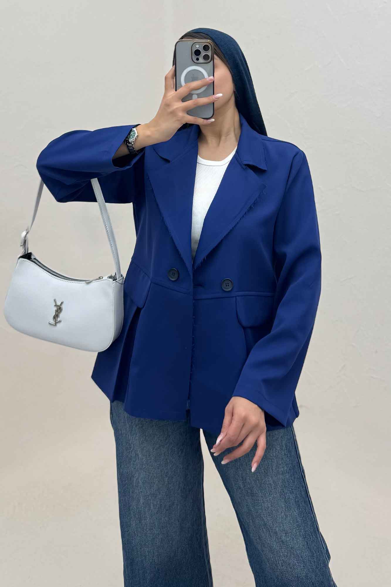 کت مازراتی در جیب پیله لبه کات