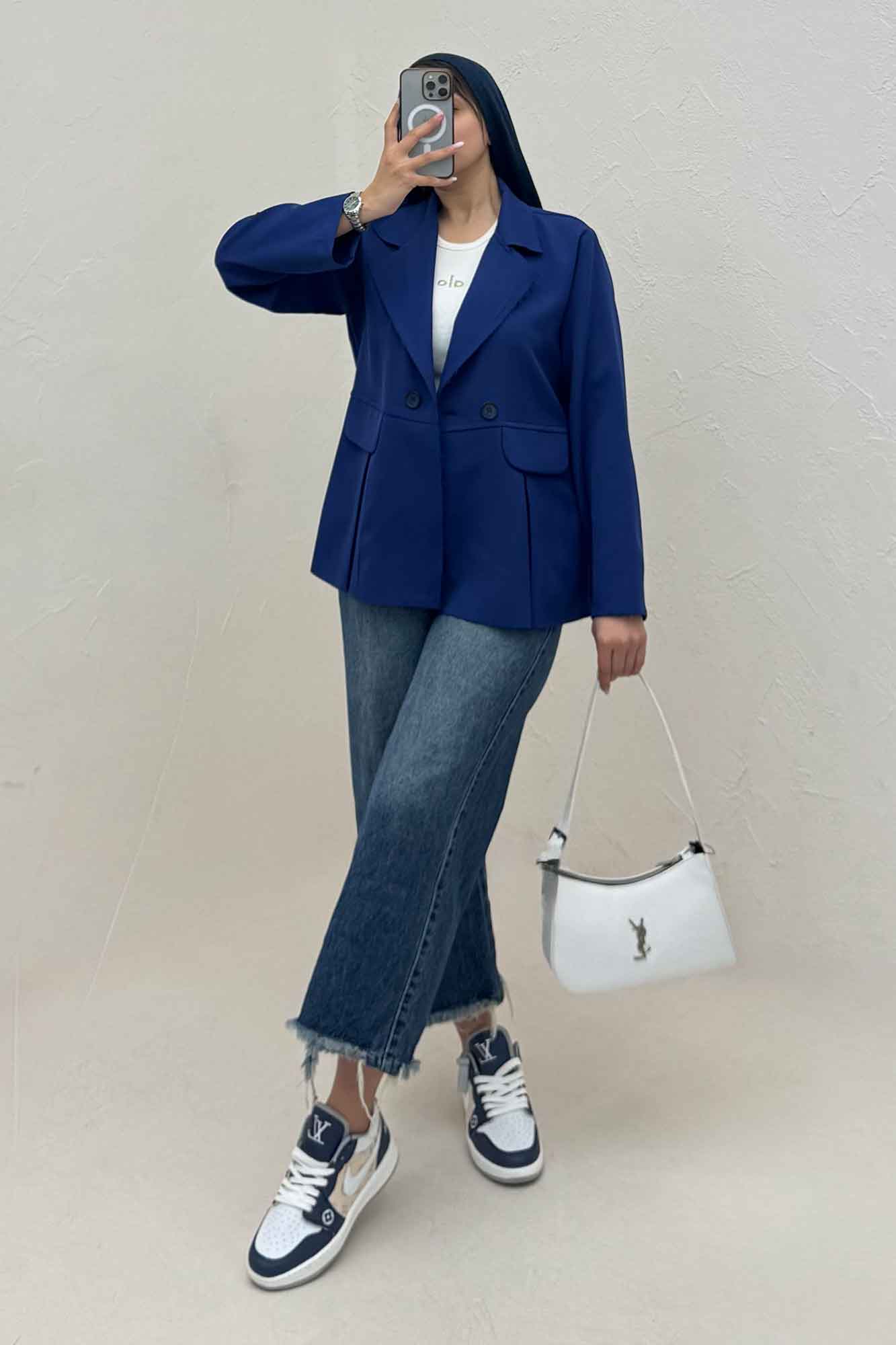 کت مازراتی در جیب پیله لبه کات