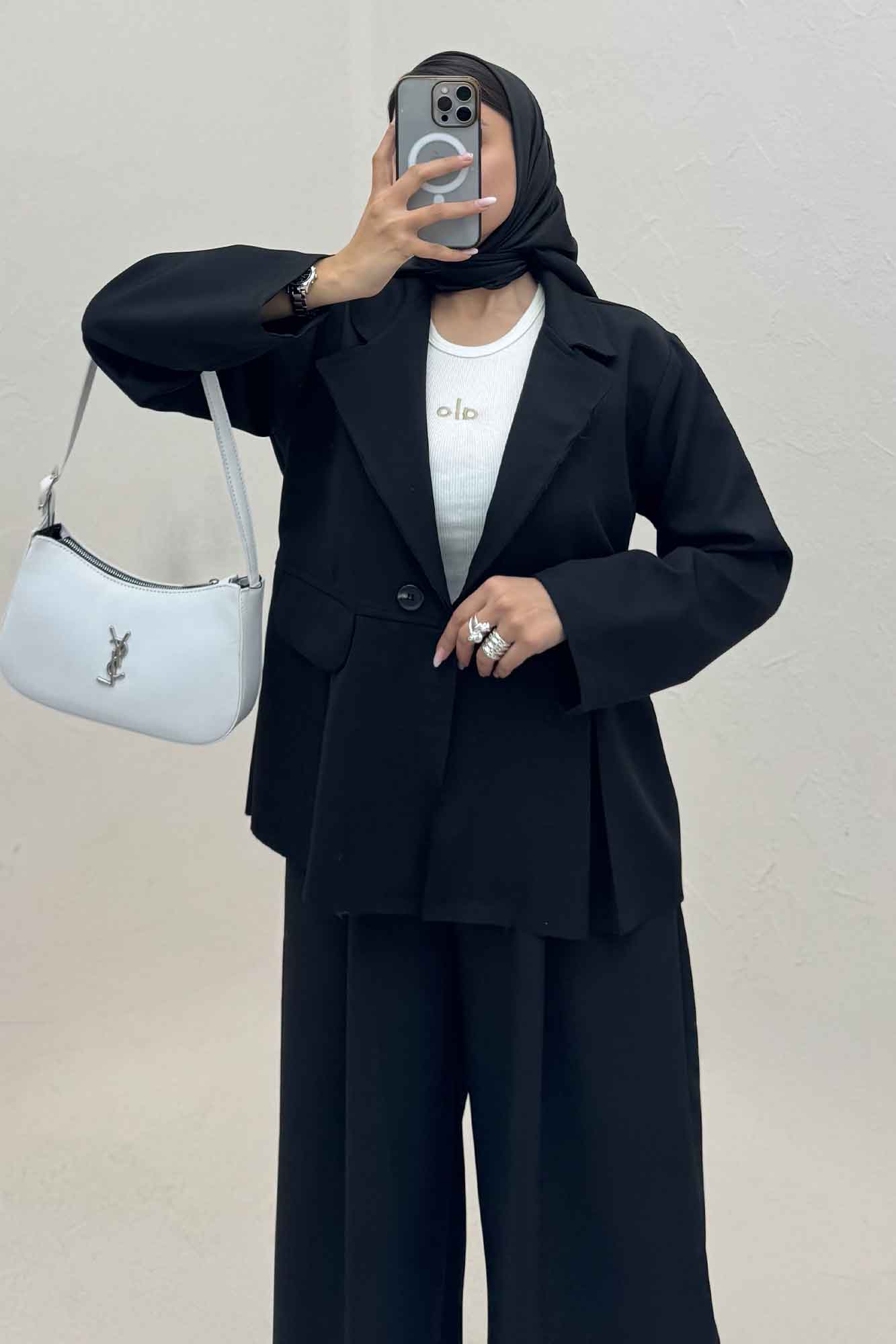 کت مازراتی در جیب پیله لبه کات