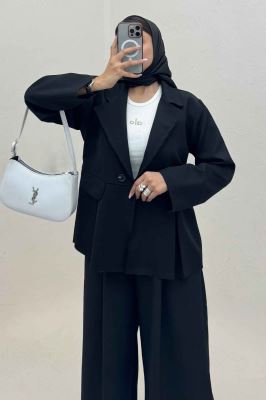 کت مازراتی در جیب پیله لبه کات