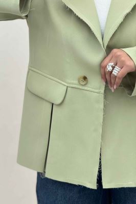 کت مازراتی در جیب پیله لبه کات