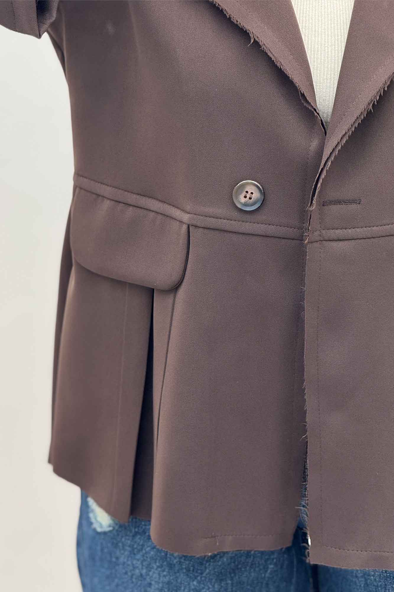 کت مازراتی در جیب پیله لبه کات