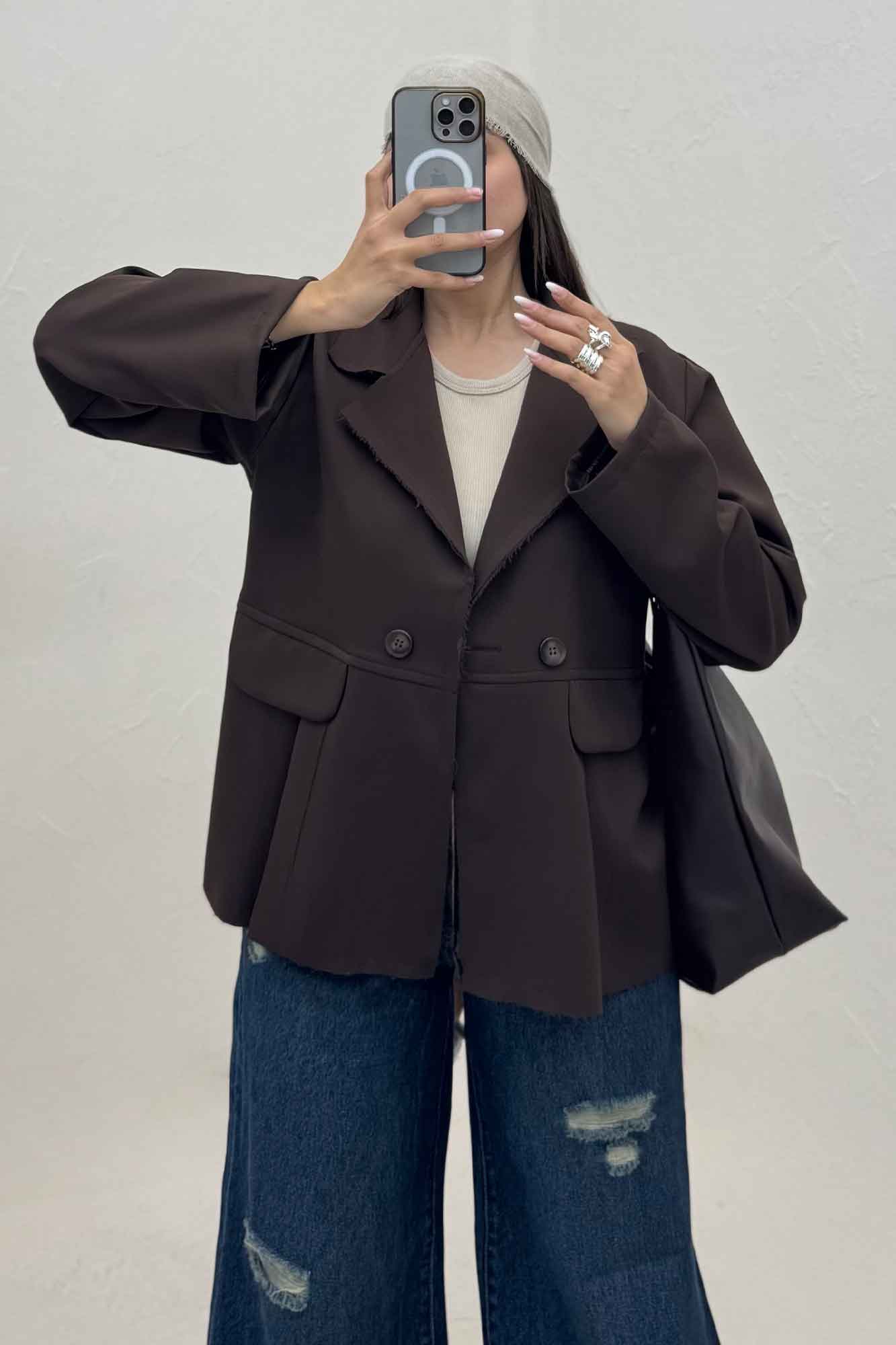 کت مازراتی در جیب پیله لبه کات