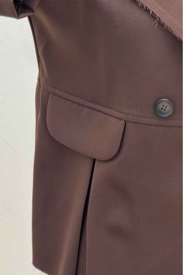 کت مازراتی در جیب پیله لبه کات