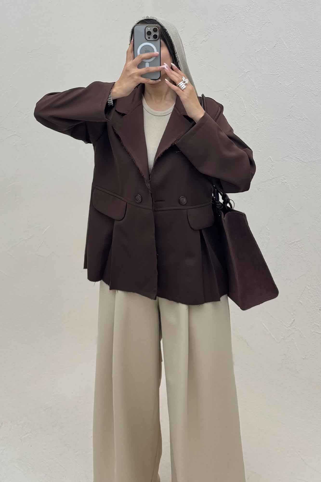 کت مازراتی در جیب پیله لبه کات