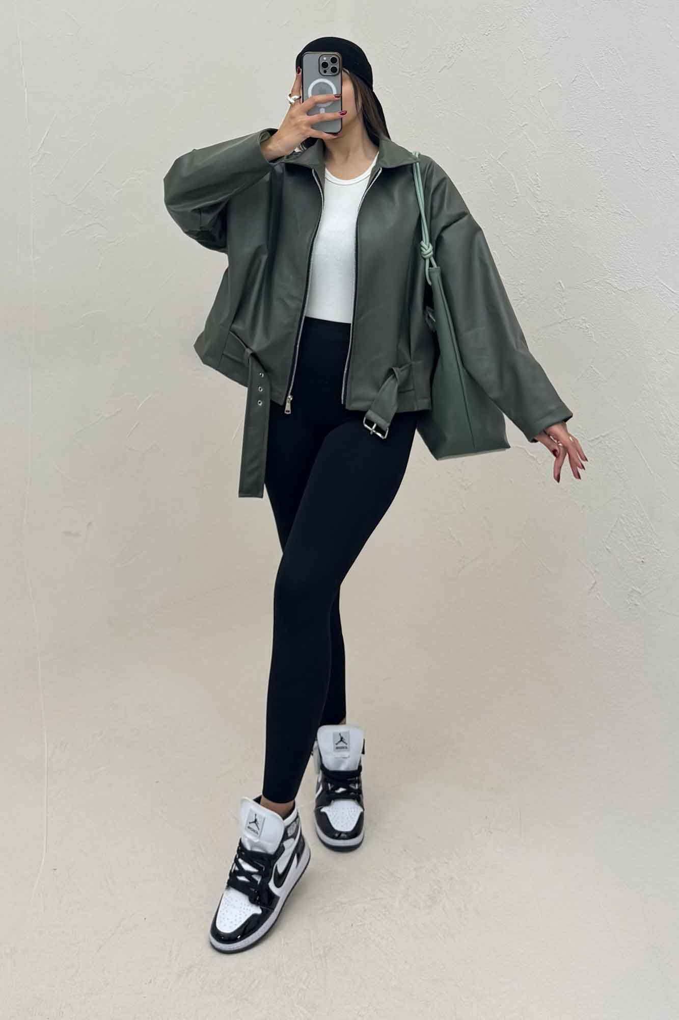 کت چرم زیپدار پایین سگک