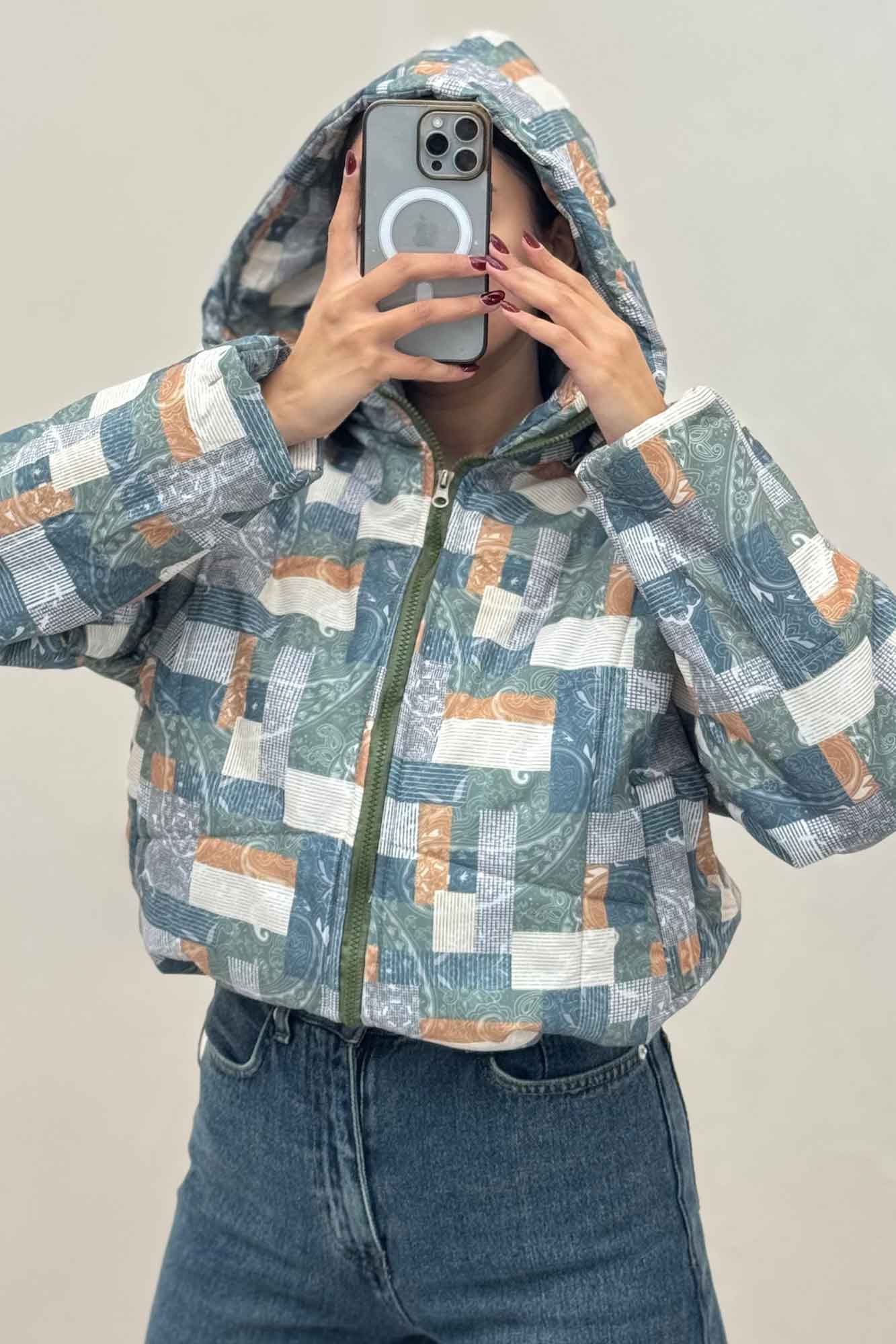 کاپشن پافری کلاهدار طرح مربع کد 439