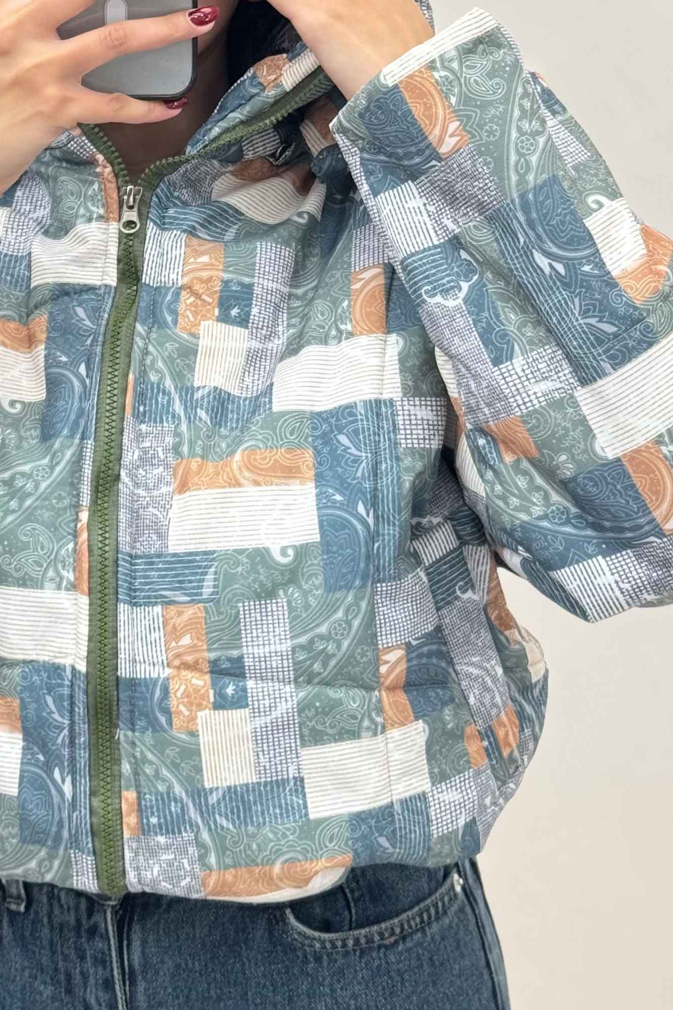 کاپشن پافری کلاهدار طرح مربع کد 439