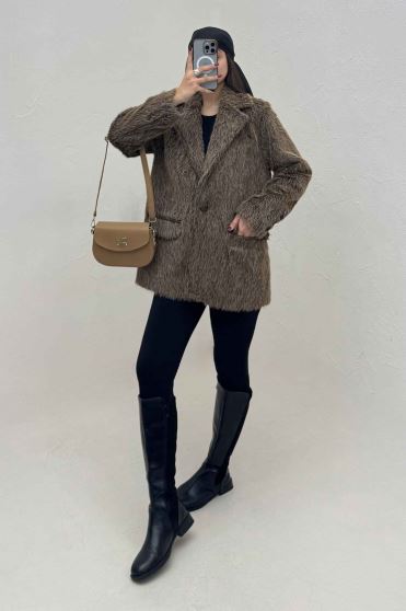 کت آستردار خزشاین پشت چاکدار