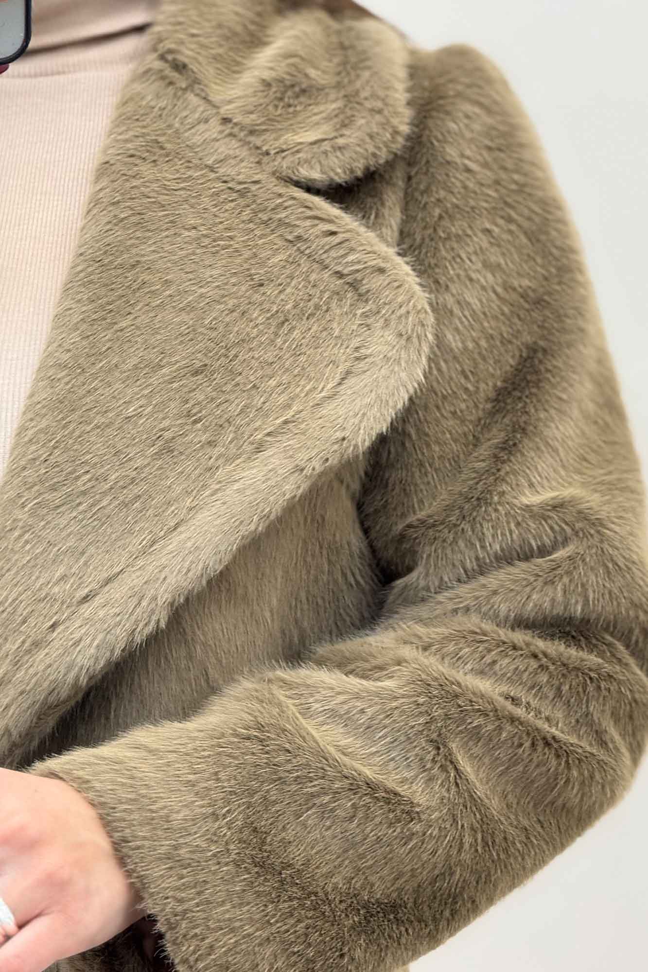 کت پوست آستردار یقه انگلیسی