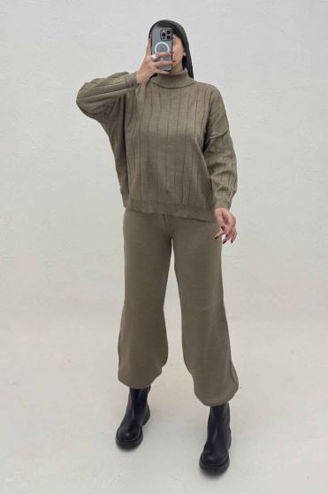 ست بلوز یقه اسکی و شلوار بافت