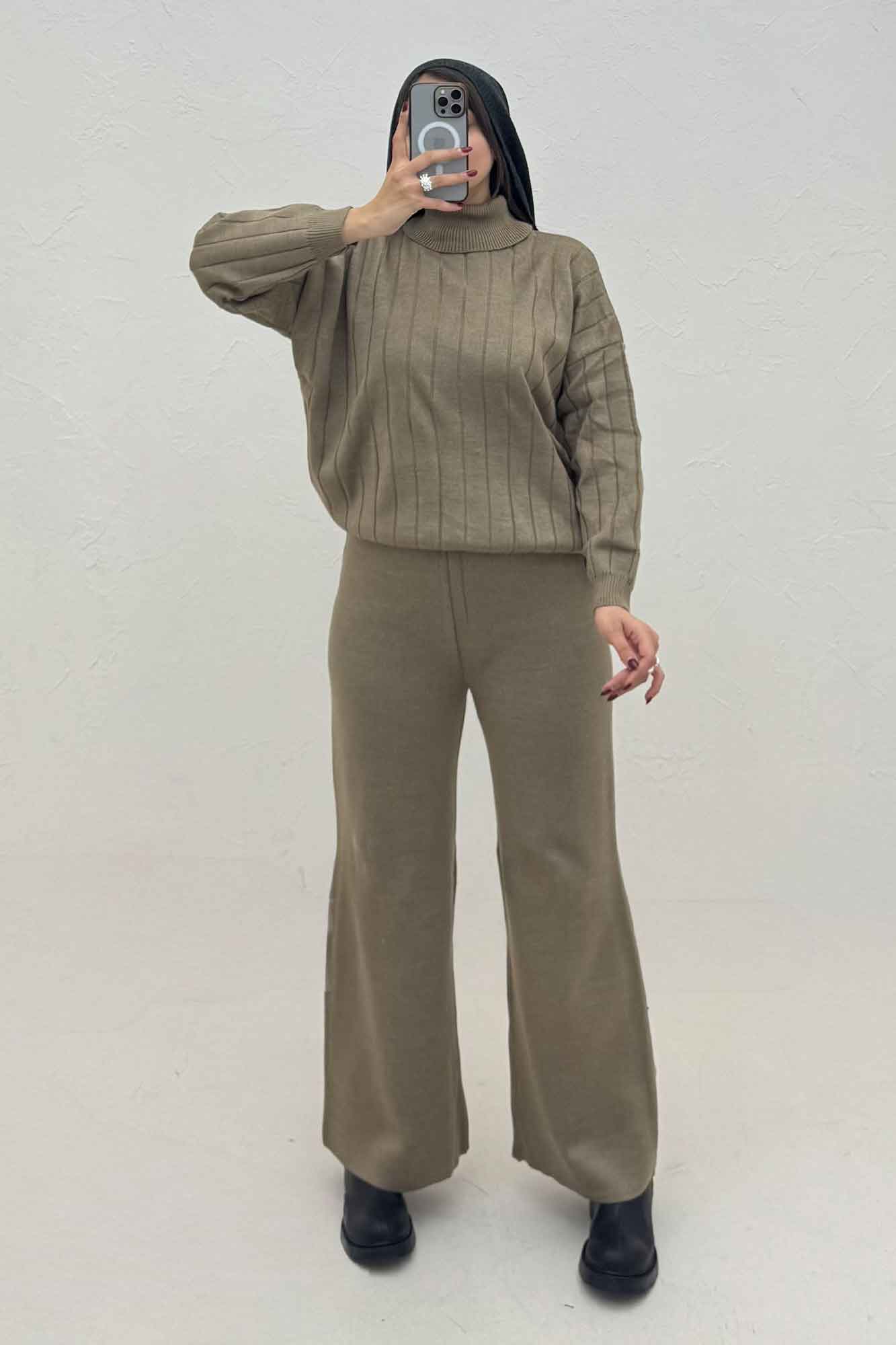 ست بلوز یقه اسکی و شلوار بافت